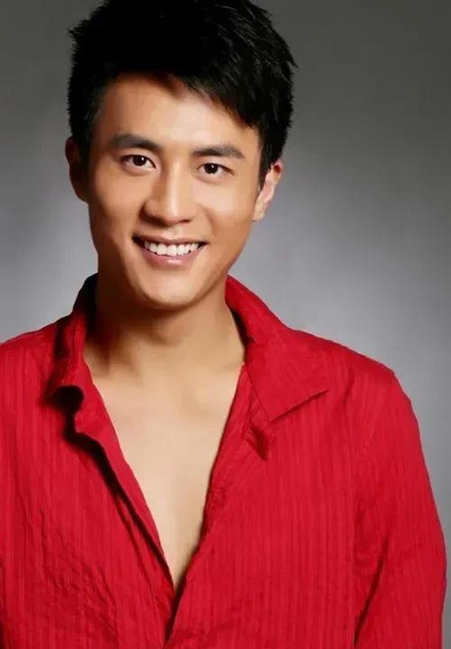 真是搞不懂杜淳明明这么帅,为什么会被网友们纷纷吐槽呢?