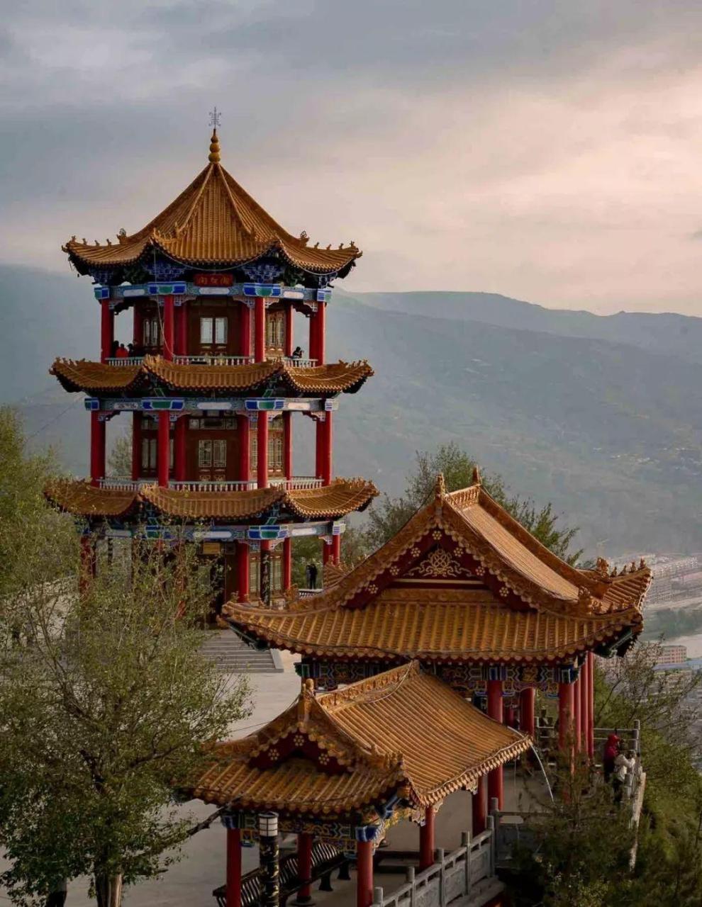 李家龙宫是甘肃定西最值得来的地方, 作为定西的标志性景点,李家龙宫
