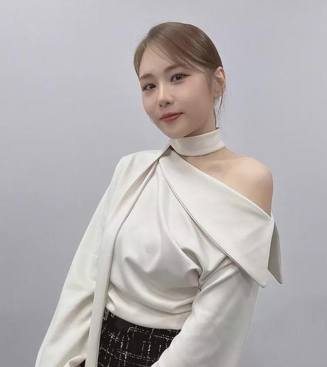 韩国29岁女歌手海秀在家留遗书离世