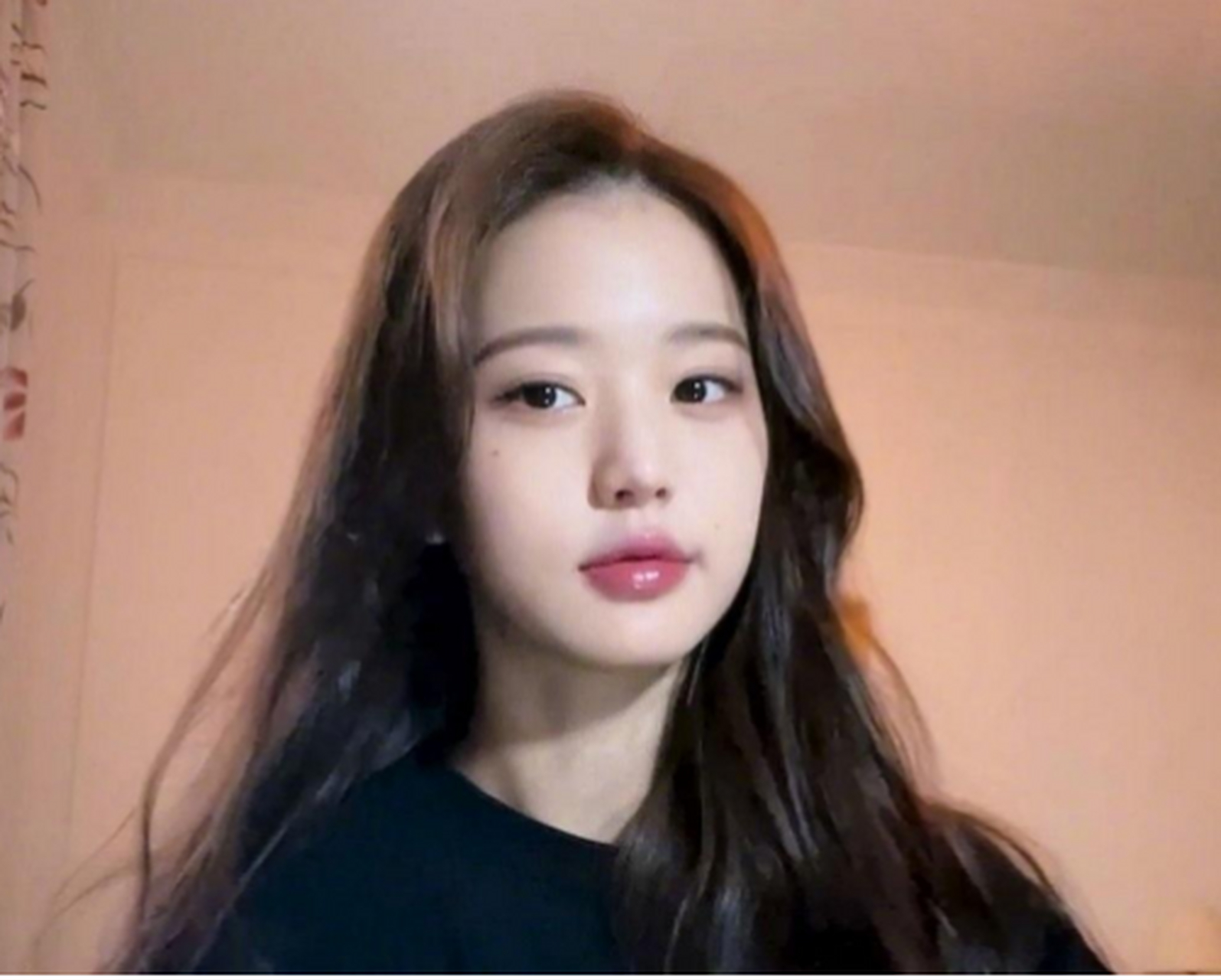 张元英素颜这么好看吗?比化妆了还夸张.