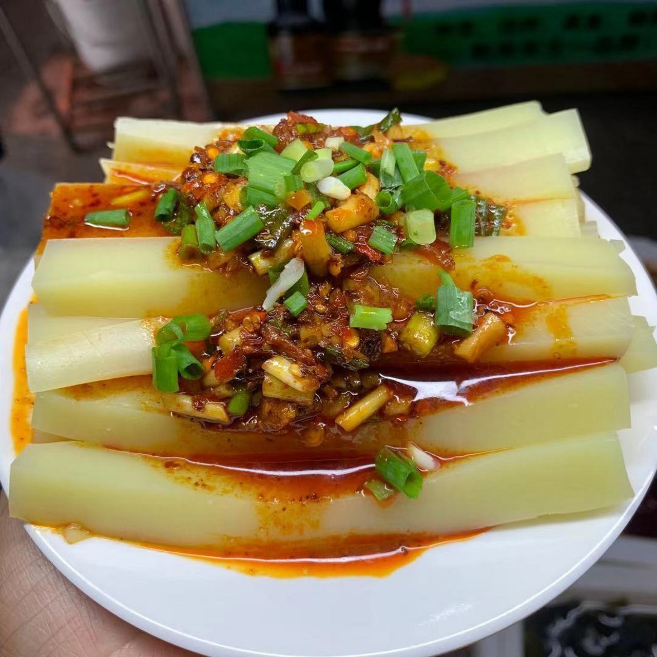 贵州的凉拌折耳根就不说了,贵州的凉拌米豆腐,不能不说说.