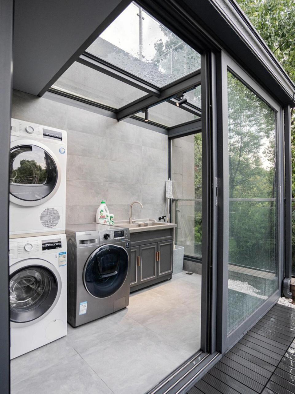 别墅露台阳光房洗衣房,漏水照明暴晒老化? 1.