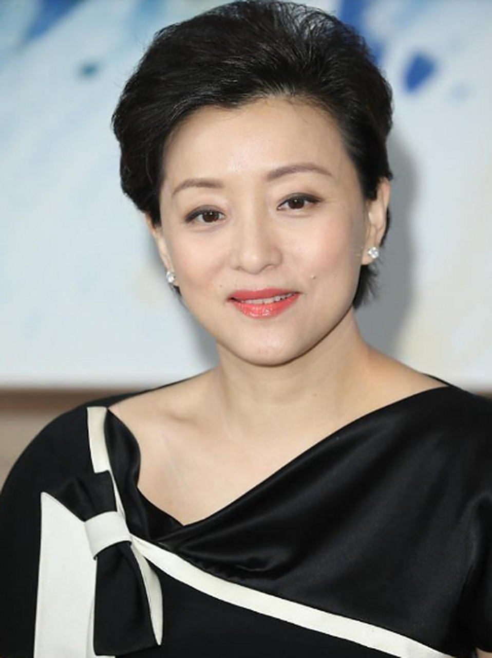 杨澜作为央视的著名主持人,作为现代女性,杨澜也是优雅女神的代表人物