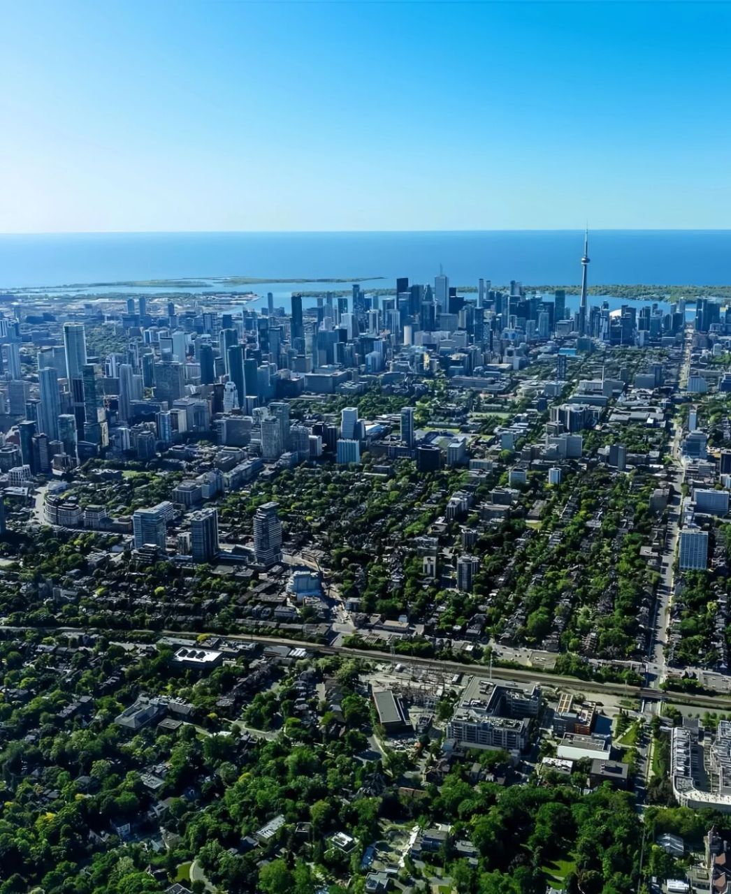 高楼不输芝加哥  多伦多,加拿大最大城市,市区人口290万人,人均gdp为