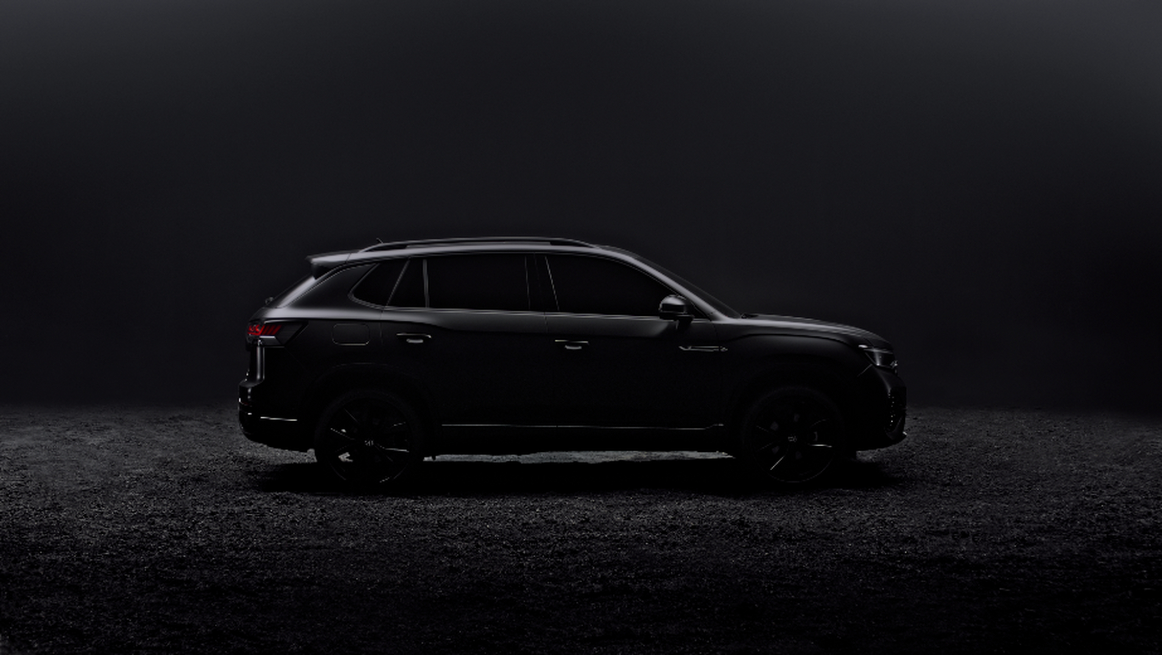 探岳黑火山版是在太炫黑车身颜色和高光黑运动运动套件基础上,车身