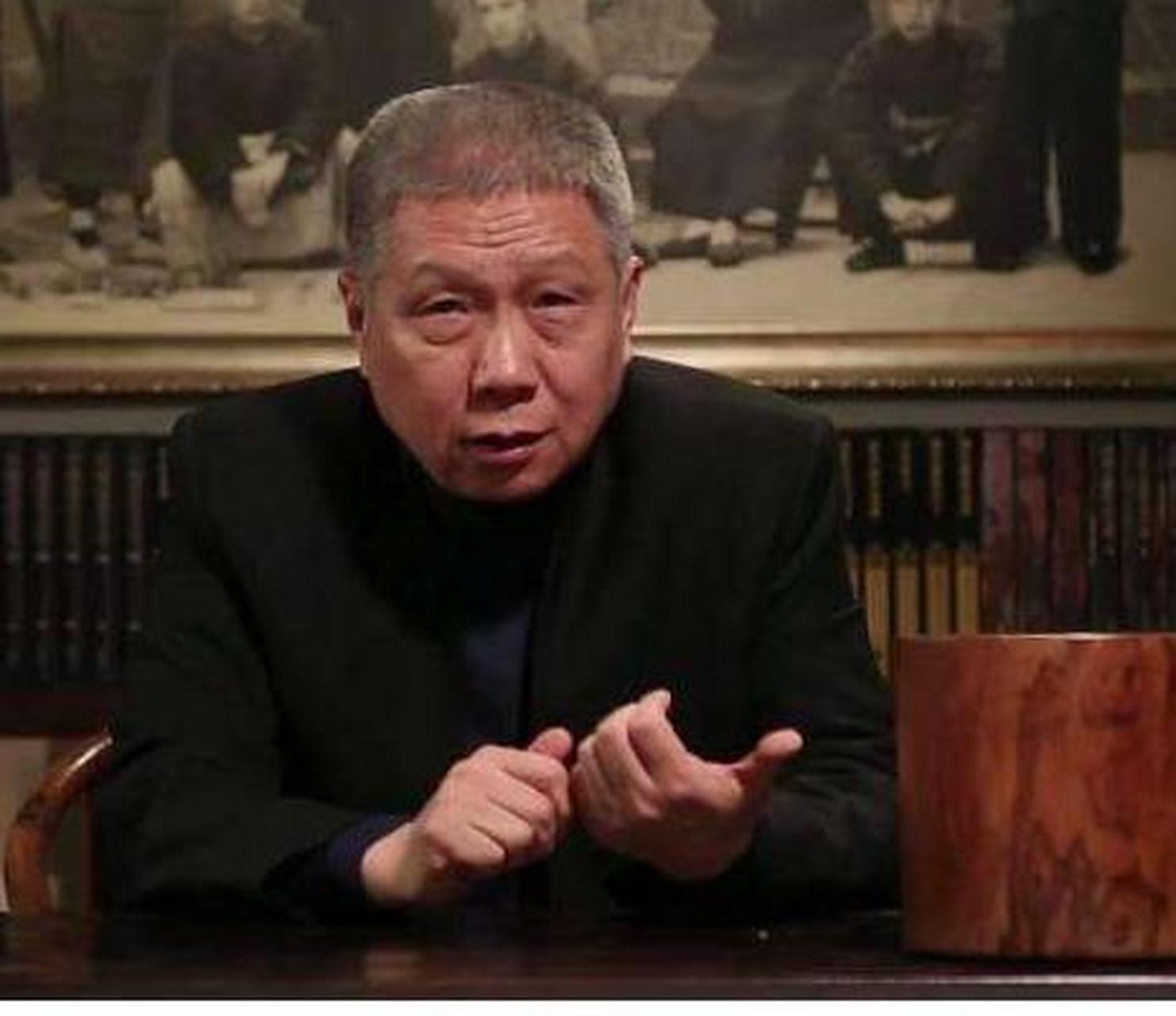 马未都有个很有意思的朋友,他有个毛病,就是每次到马未都家里做客,走