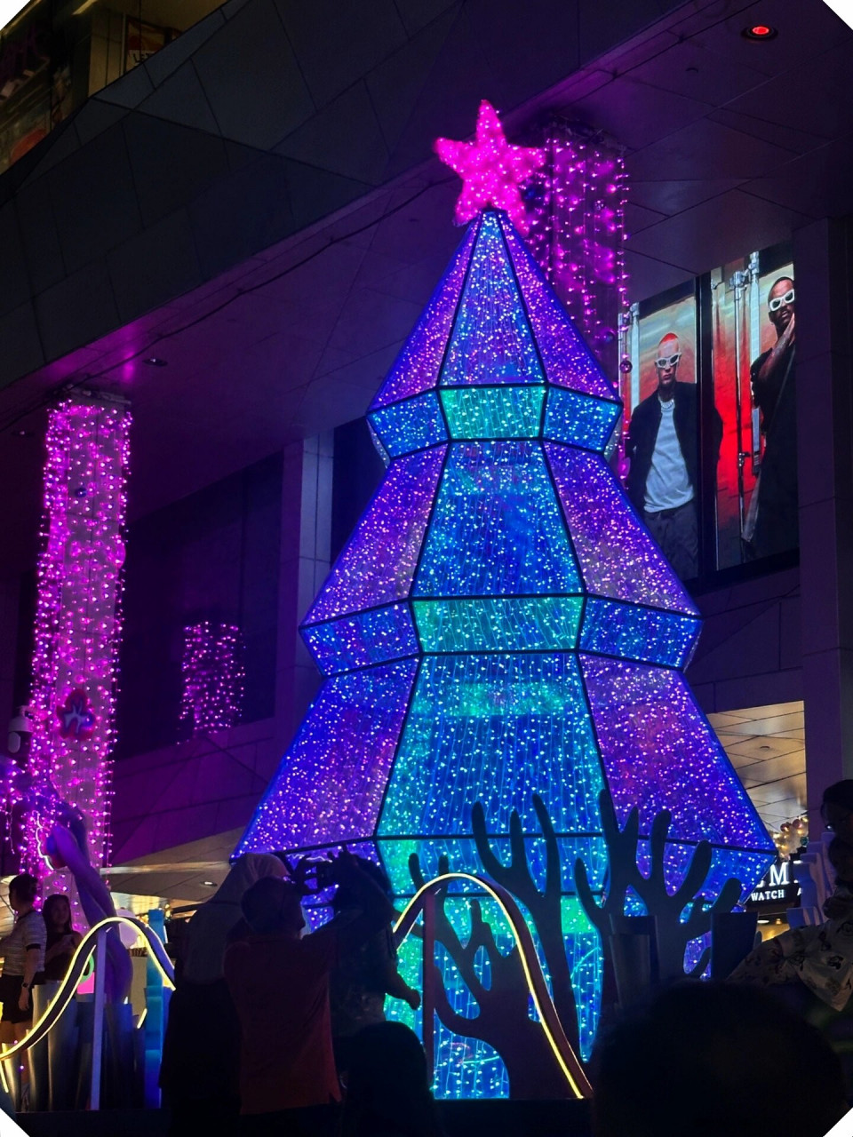 9492 乌节路 夜景view好治愈  晚上的乌节路夜景敲好看好拍, lv的