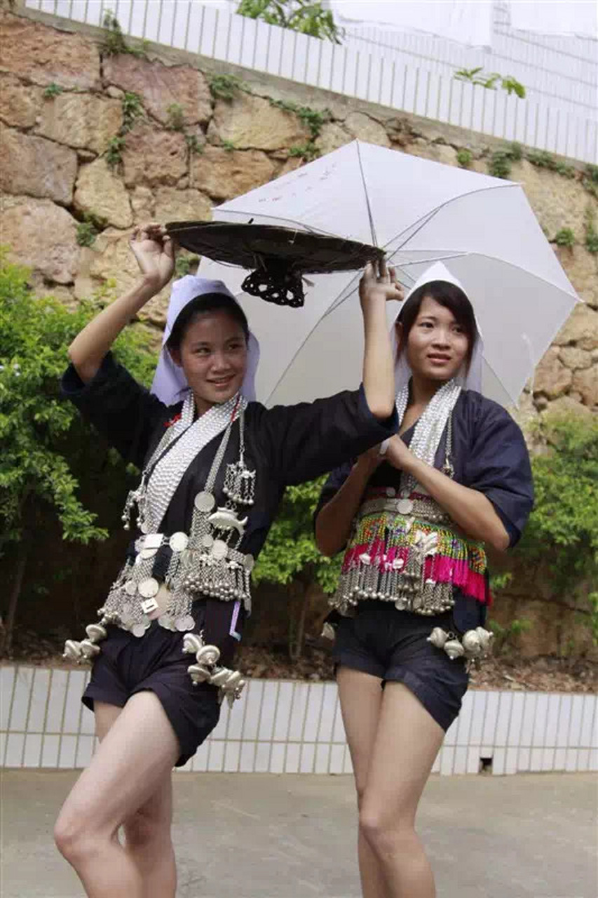 走,五一到云南红河县观赏奕车姑娘节     云南素有"七彩云南","采云之