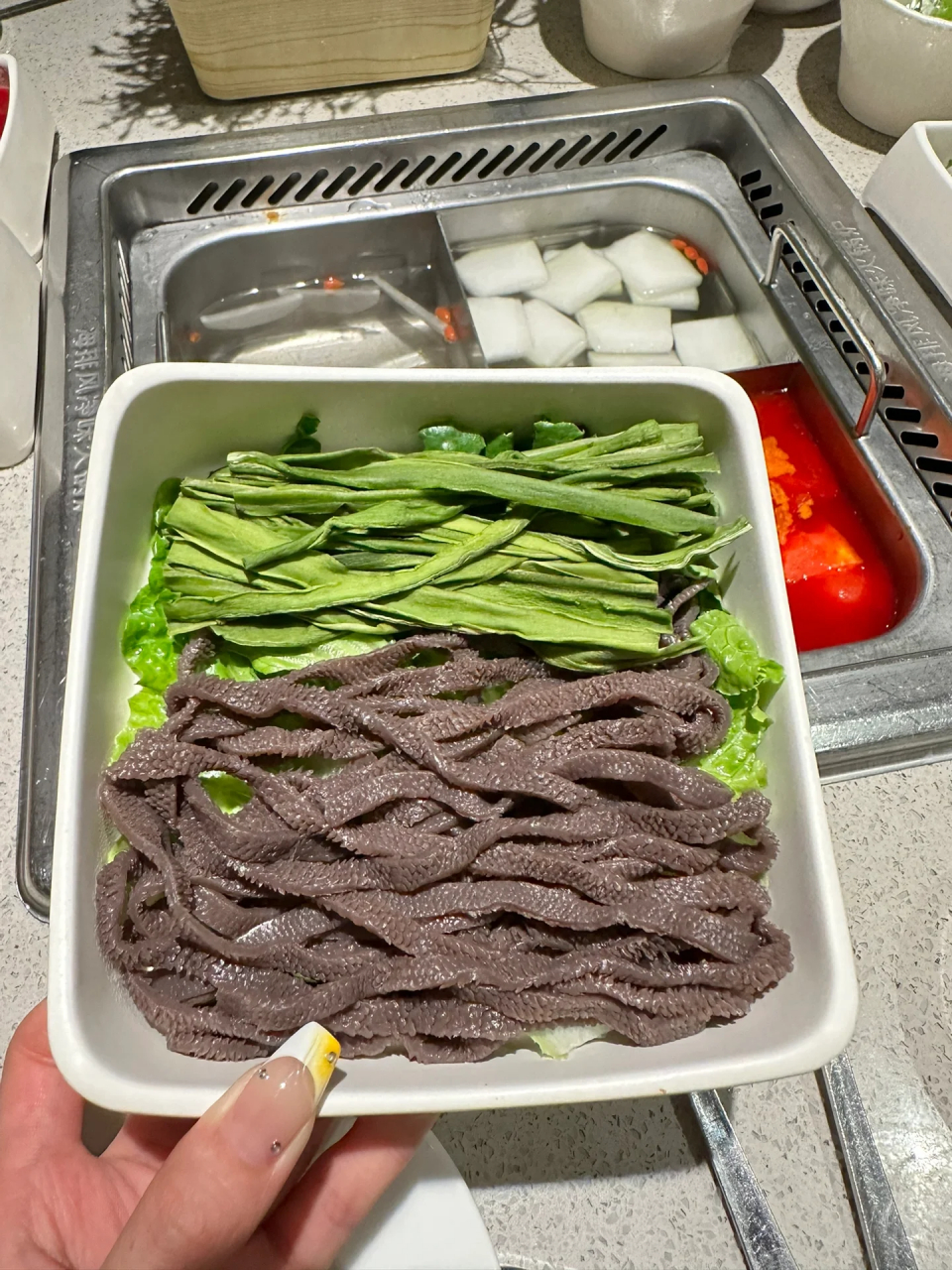 来海底捞无数次就为了这一口  凉拌贡菜素毛肚的灵魂调料 1,点份凉拌