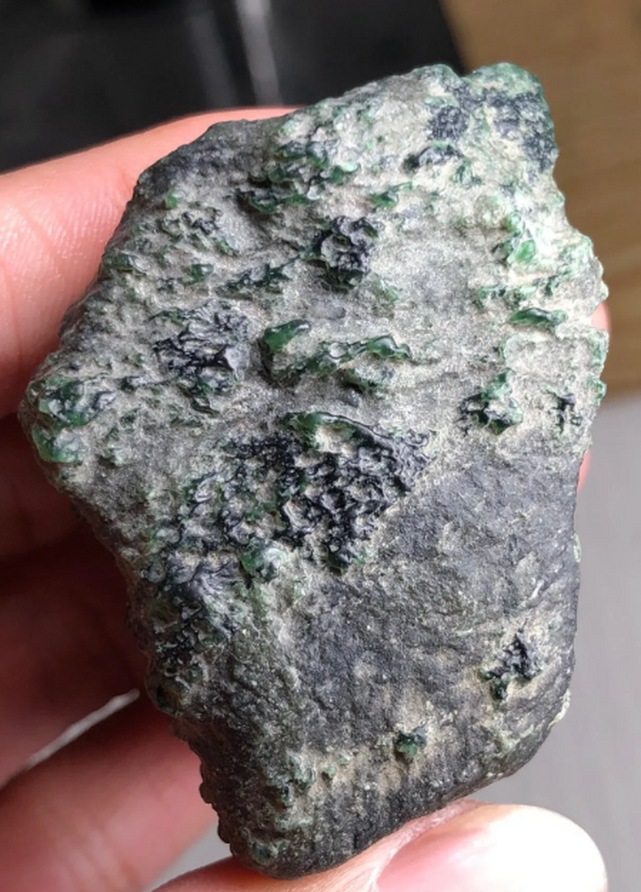 点击头像看直播##翡翠原石#119克莫西沙老象皮墨翠!