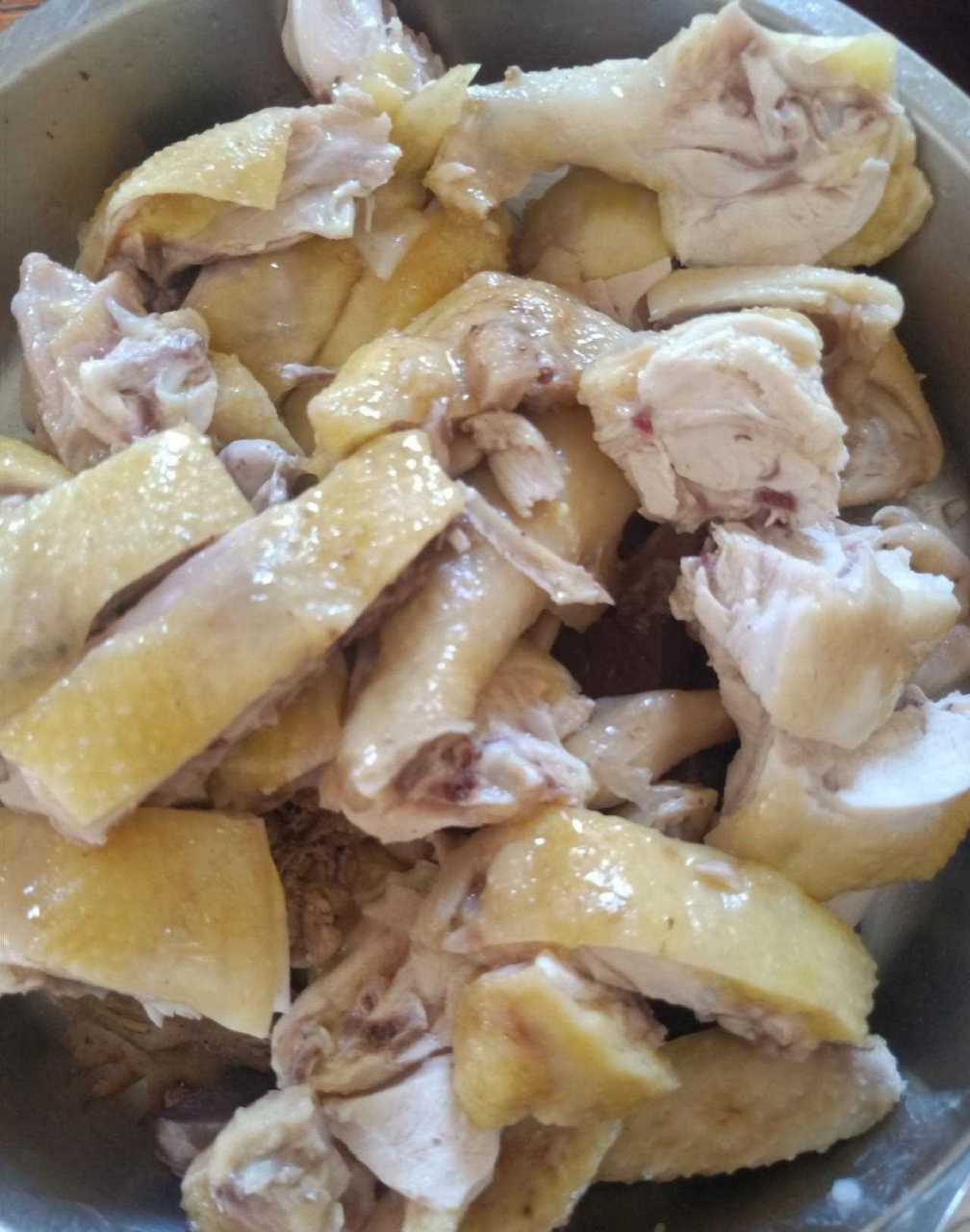 广东人的白切鸡,白折猪蹄,是超级美食哦!