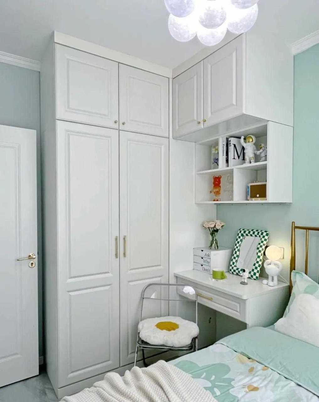 硬装部分 背景墙乳胶漆北国山川 很清新的浅绿色,比伦敦雾浅一些,也亮