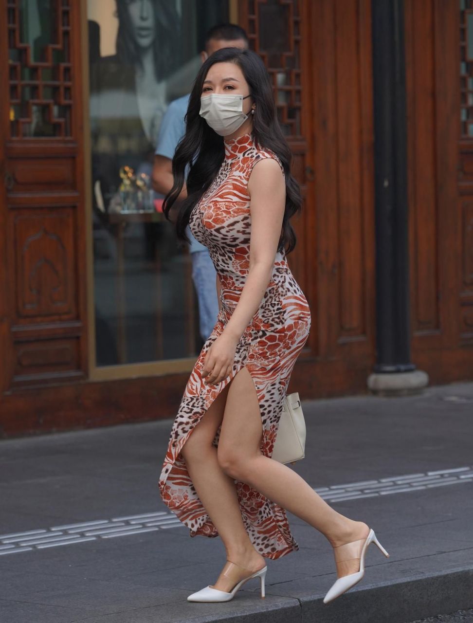 丰满熟女旗袍穿搭