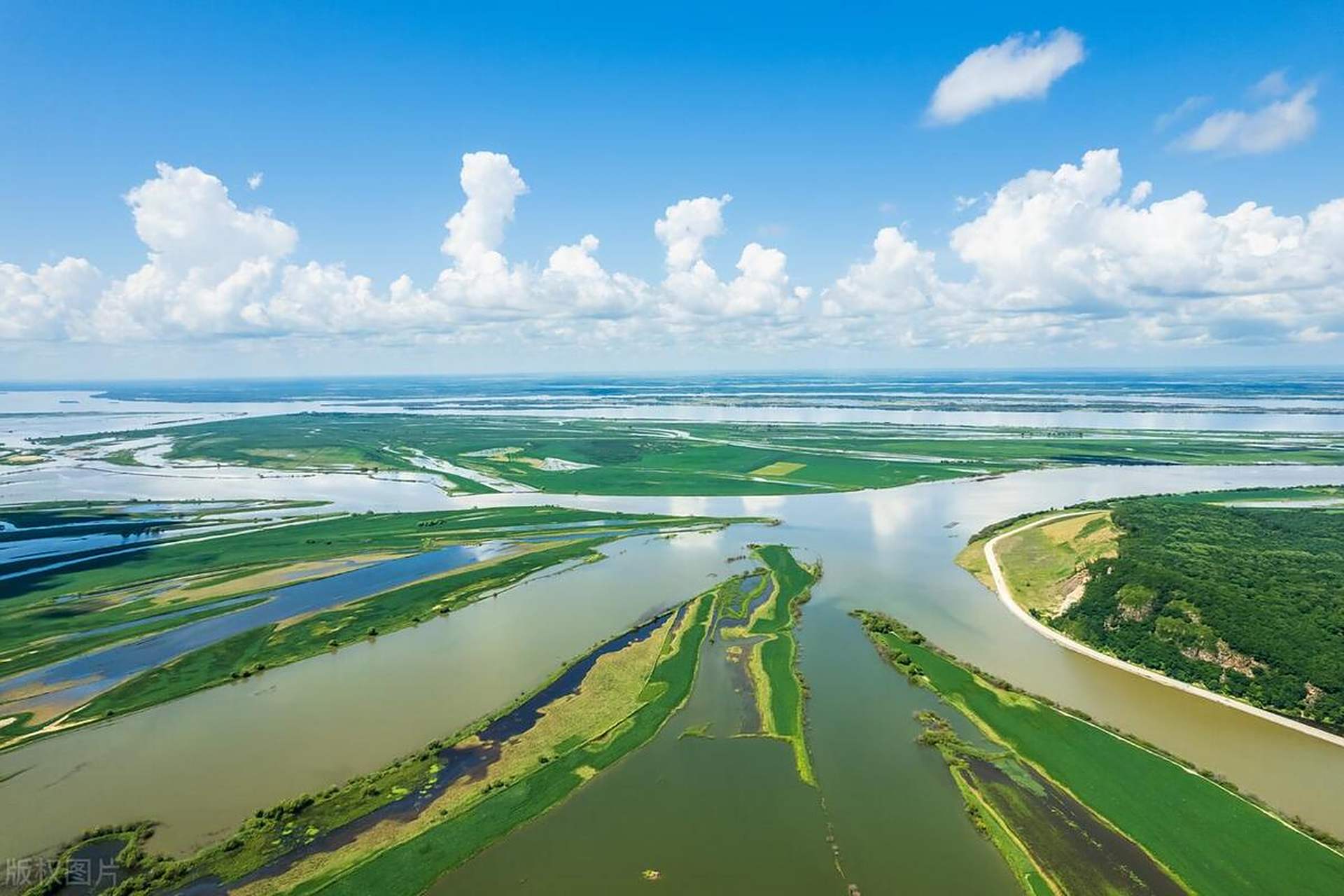 中国东极抚远,有太多惊喜  整座城市不大,玩起来也不累.