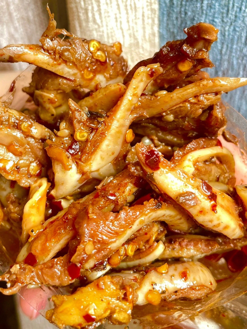 怎么会有这么好吃的麻辣零食啊01香辣猪脆骨!