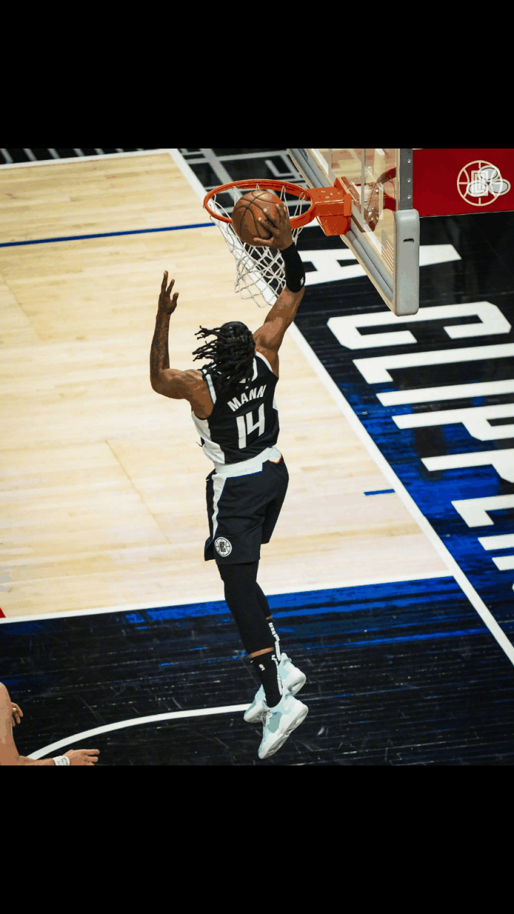 gif创作人# 今天比赛过后,可能有人想了解一下曼恩这个小伙子,曼恩