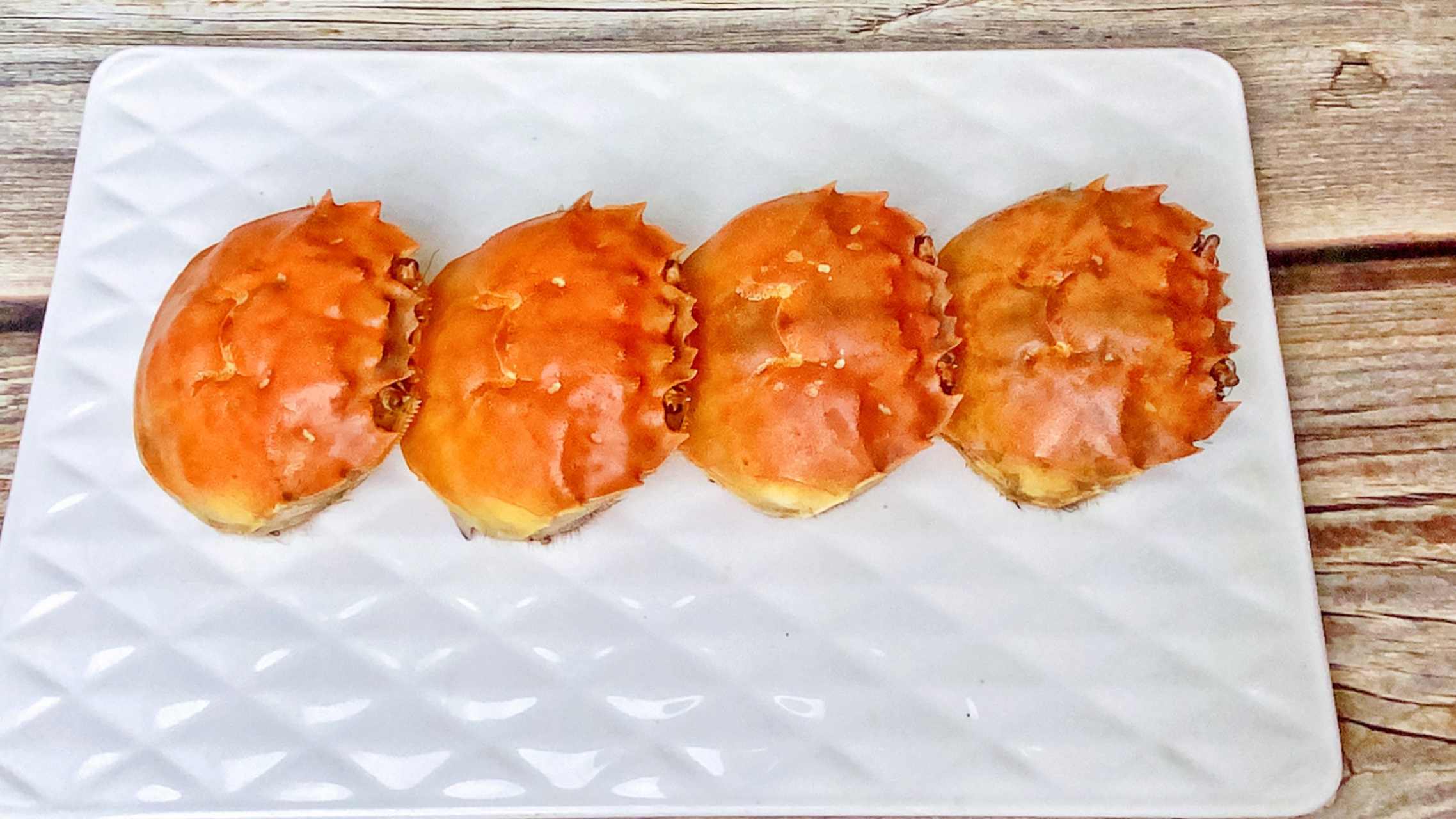 芝士蟹斗 吃惯了传统的清蒸大闸蟹,换个口味试试芝士蟹斗如何?