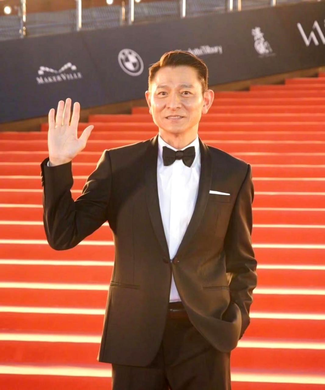 刘德华虽已62岁,但仍然英俊潇洒.