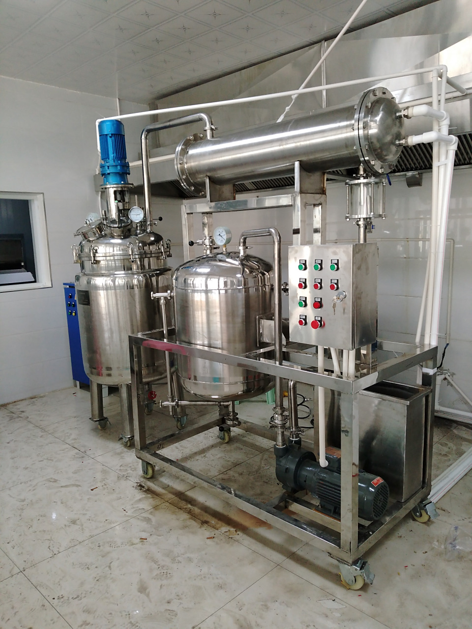 梨汁浓缩设备#真空减压浓缩器(真空浓缩罐/釜式蒸发器/球形浓缩器)是