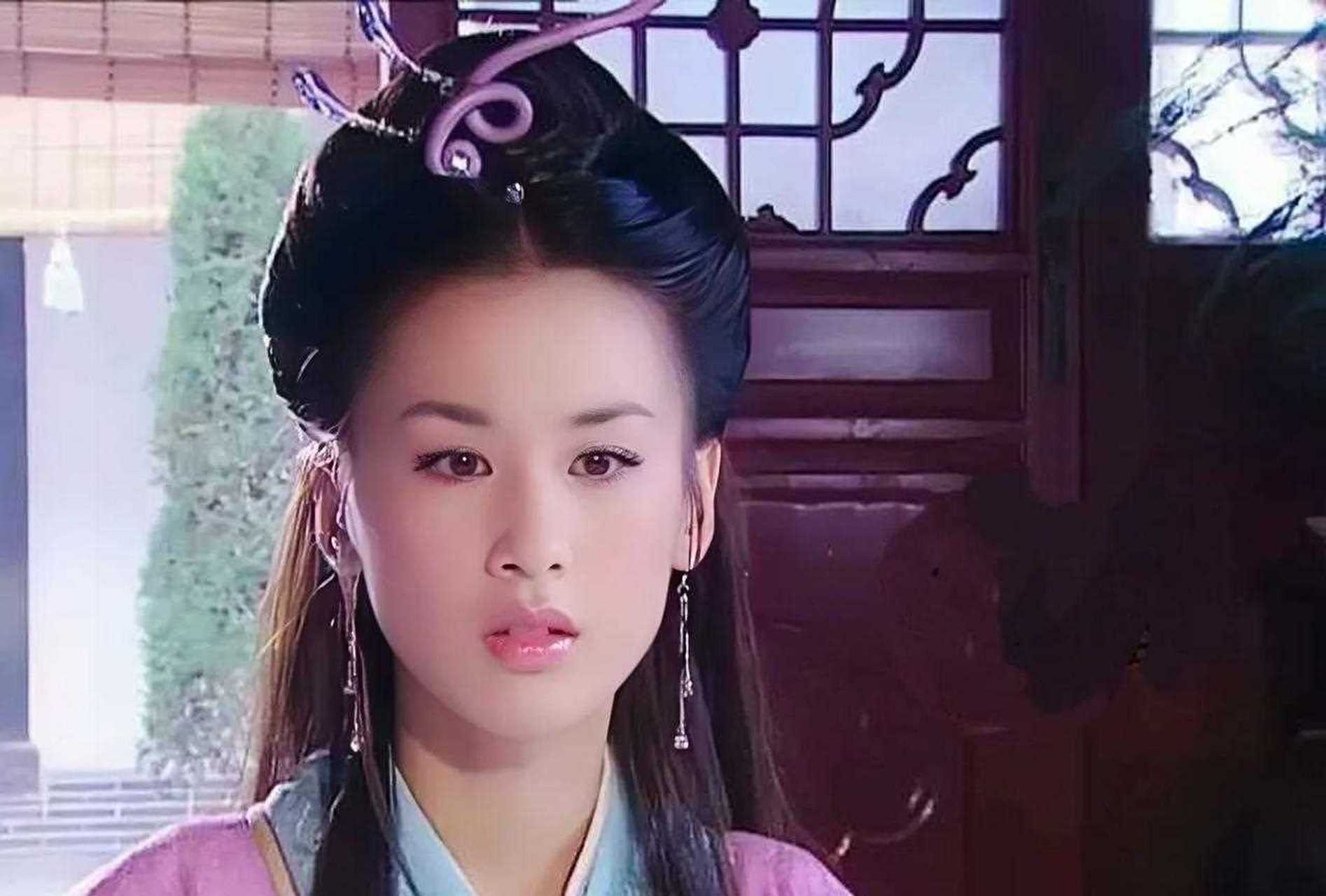 黄圣依在《天仙配》中的九套服饰,你喜欢她的仙女装扮还是凡间装扮,没