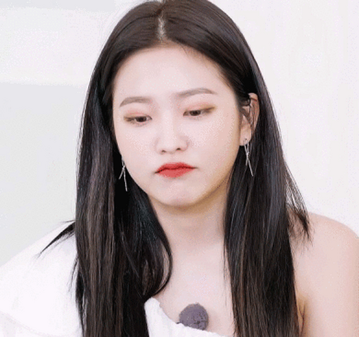 作为韩国现役女团红贝贝的成员,金艺琳也是受到了不少人的喜爱.