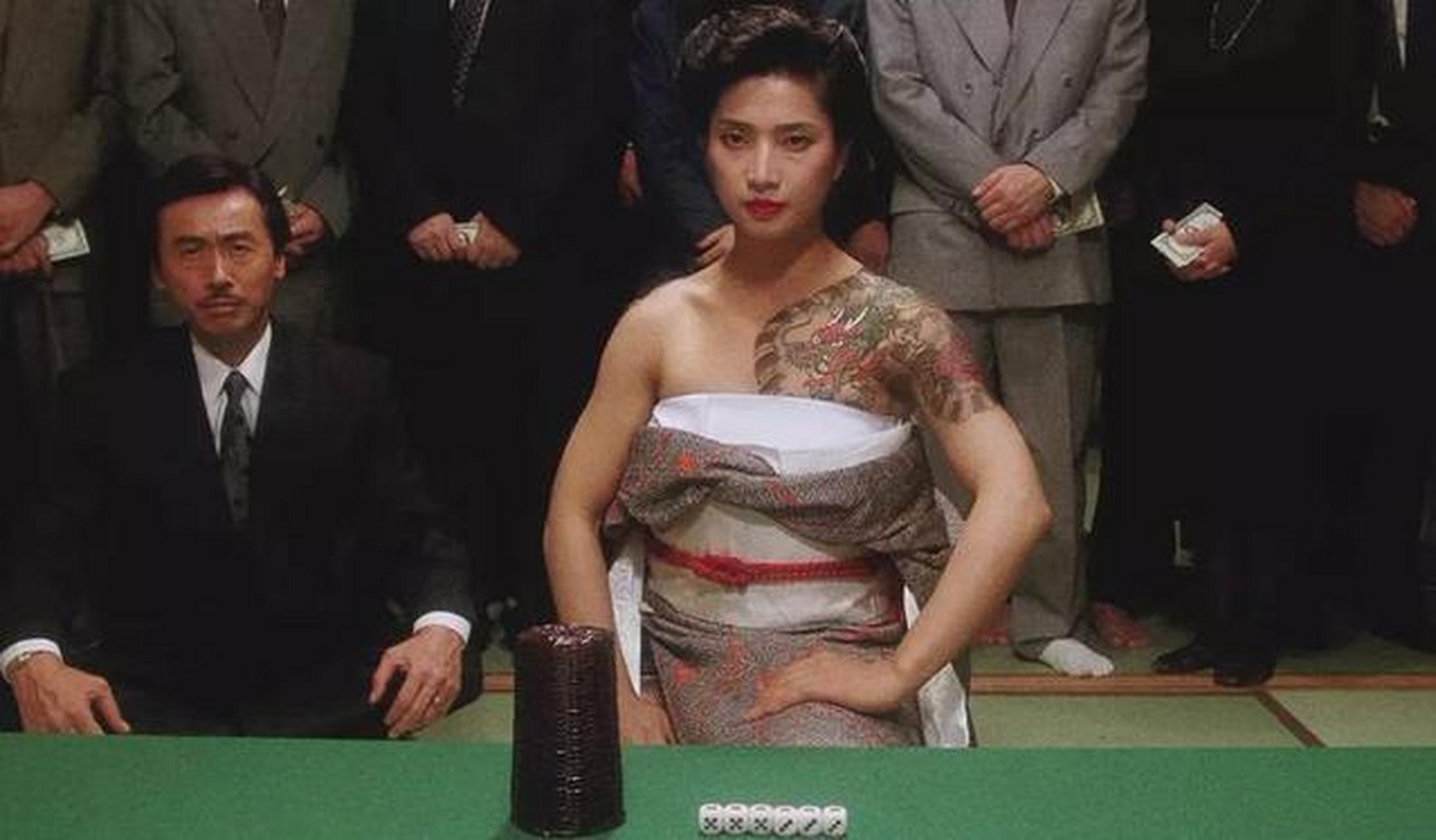 1968年,日本赌场里面的一位女赌神.