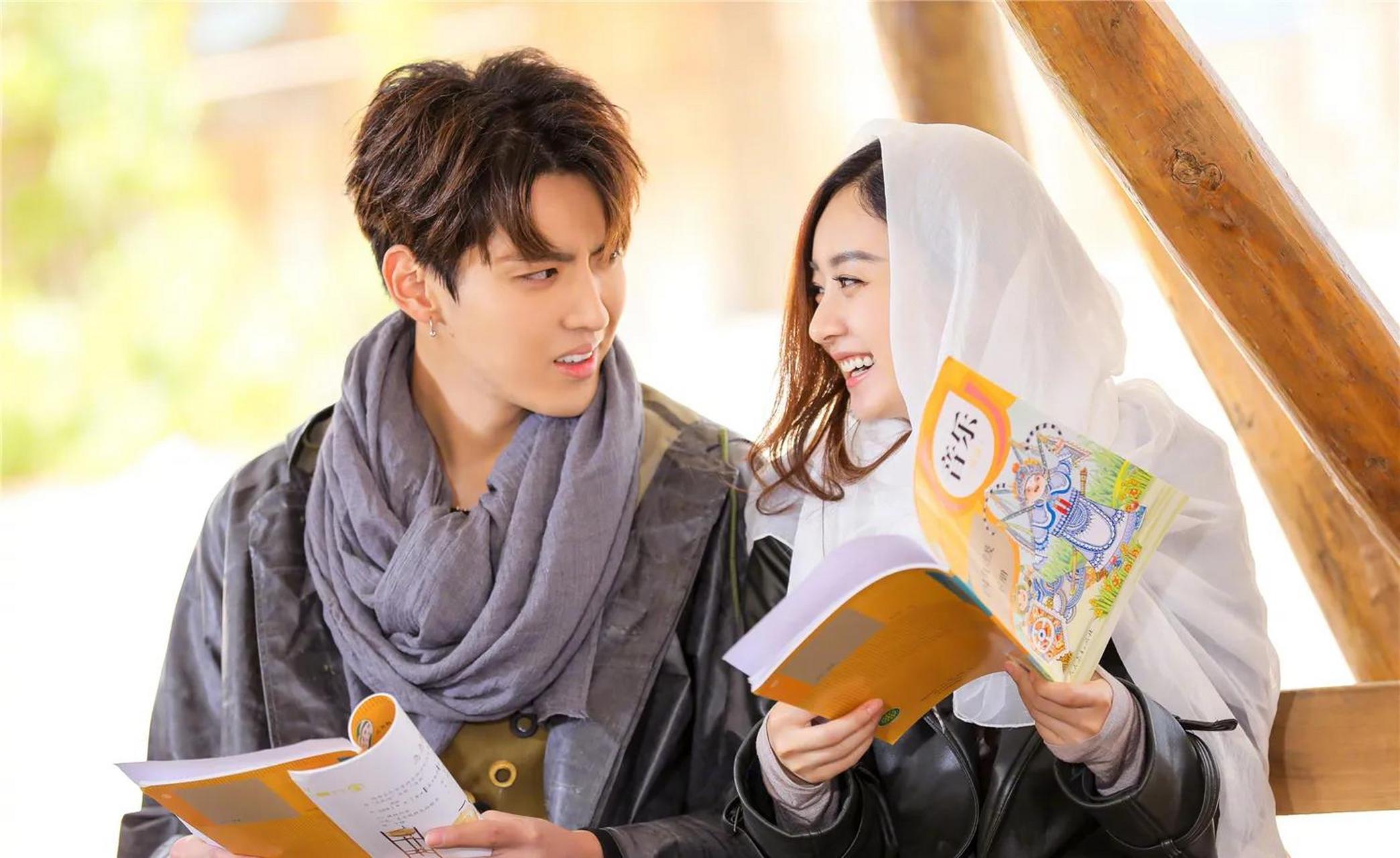 gif创作人# 赵丽颖与吴亦凡早前合影,两人好甜啊,赵丽颖比吴亦凡大3