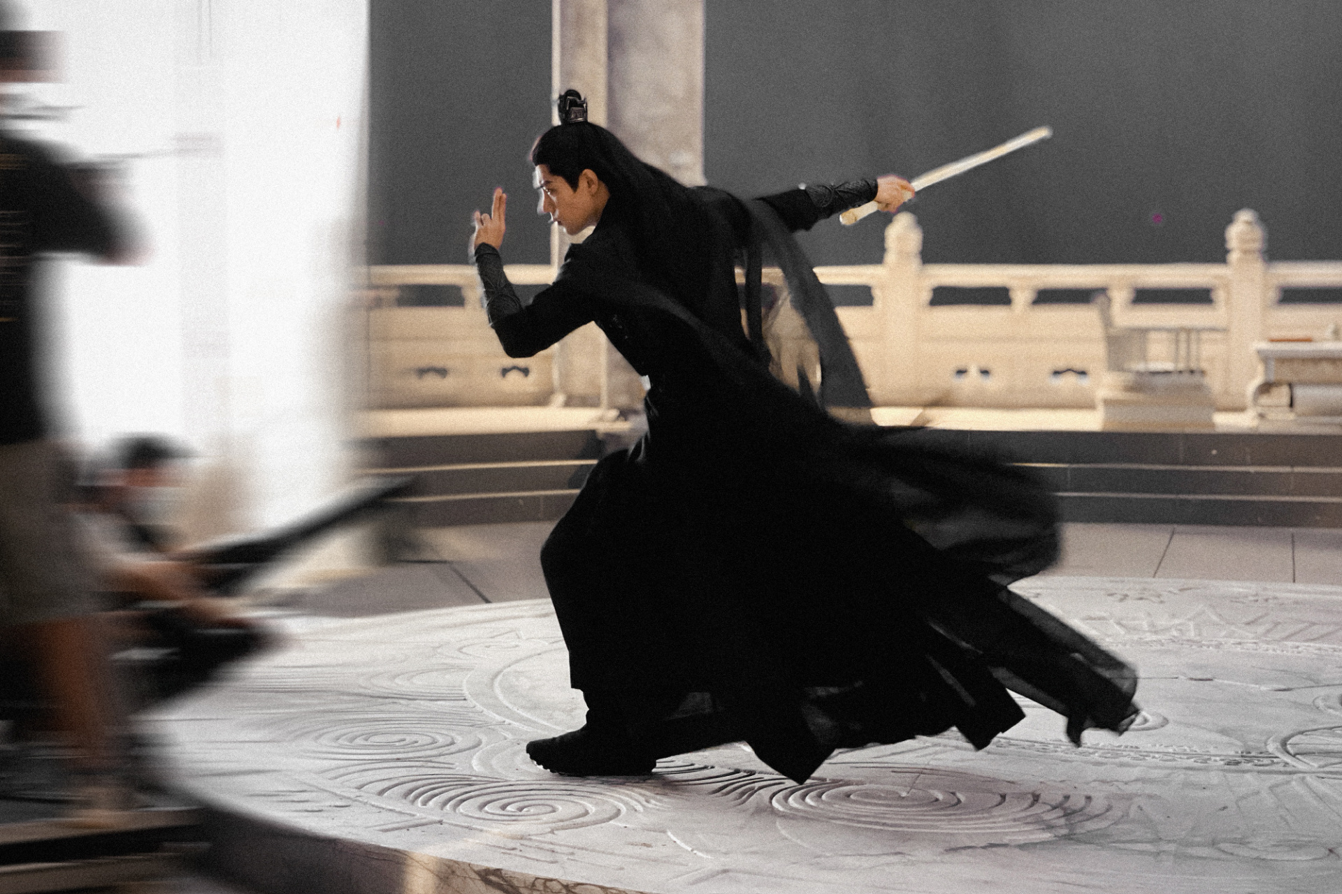 左边这个舞剑的时影,就是右边这张图右下角时影剪影的原图(看我第三张