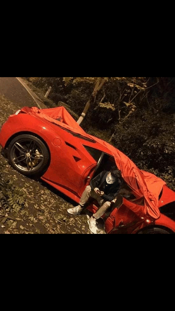 gif创作人# 当年富二代秦奋开着价值3000万的跑车在高速上出了车祸