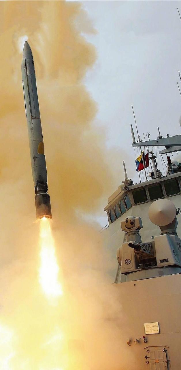 俄罗斯原装俱乐部反舰导弹,国产鹰击-18超音速反舰导弹,又一个青出