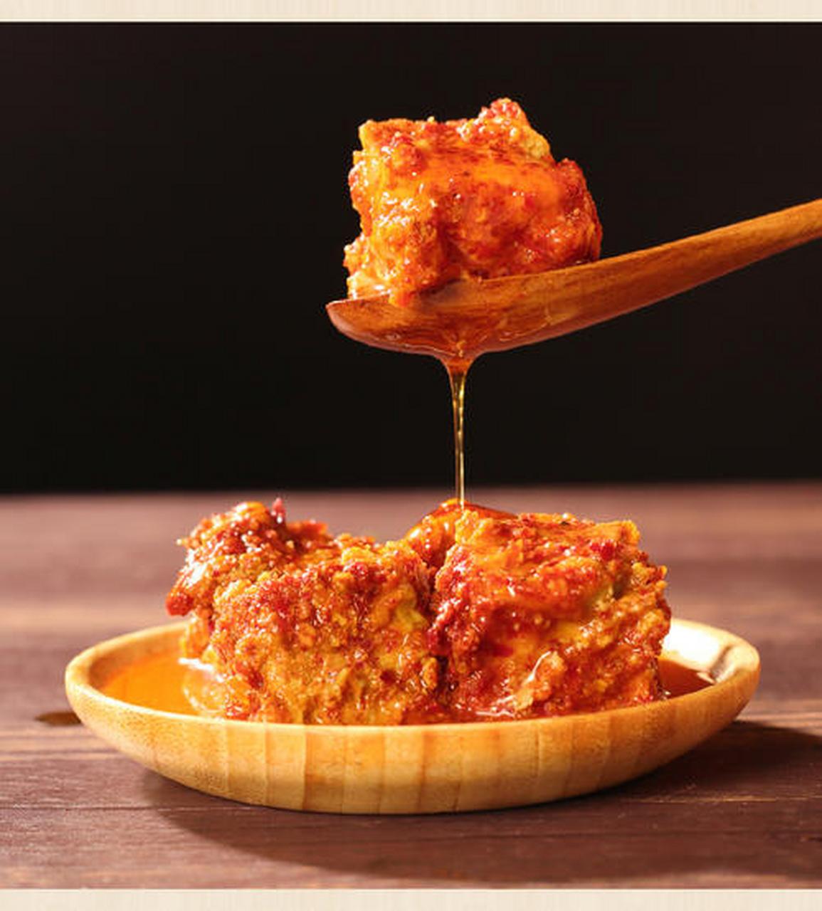 豆腐乳又叫霉豆腐,湘西土家人,每到冬春季节,家家户户都要做霉豆腐.