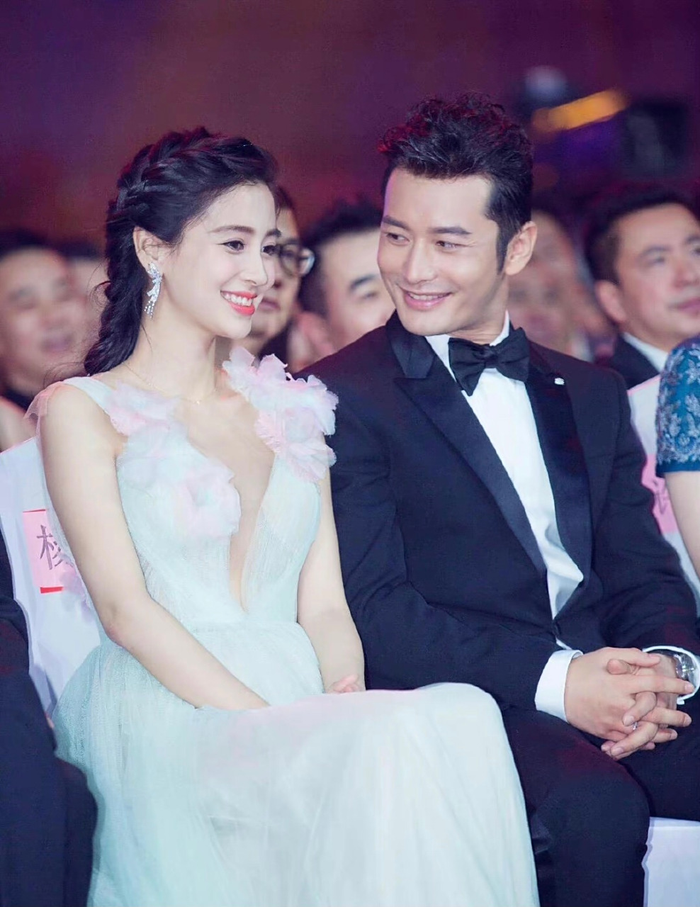 杨幂解约文案适配分手官宣结婚