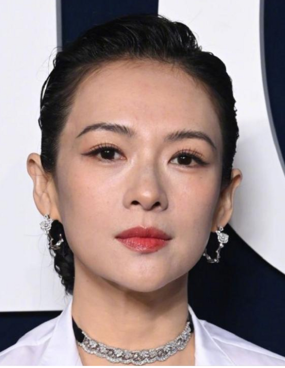 有人说章子怡是黄金比例脸型,很适合大荧幕.