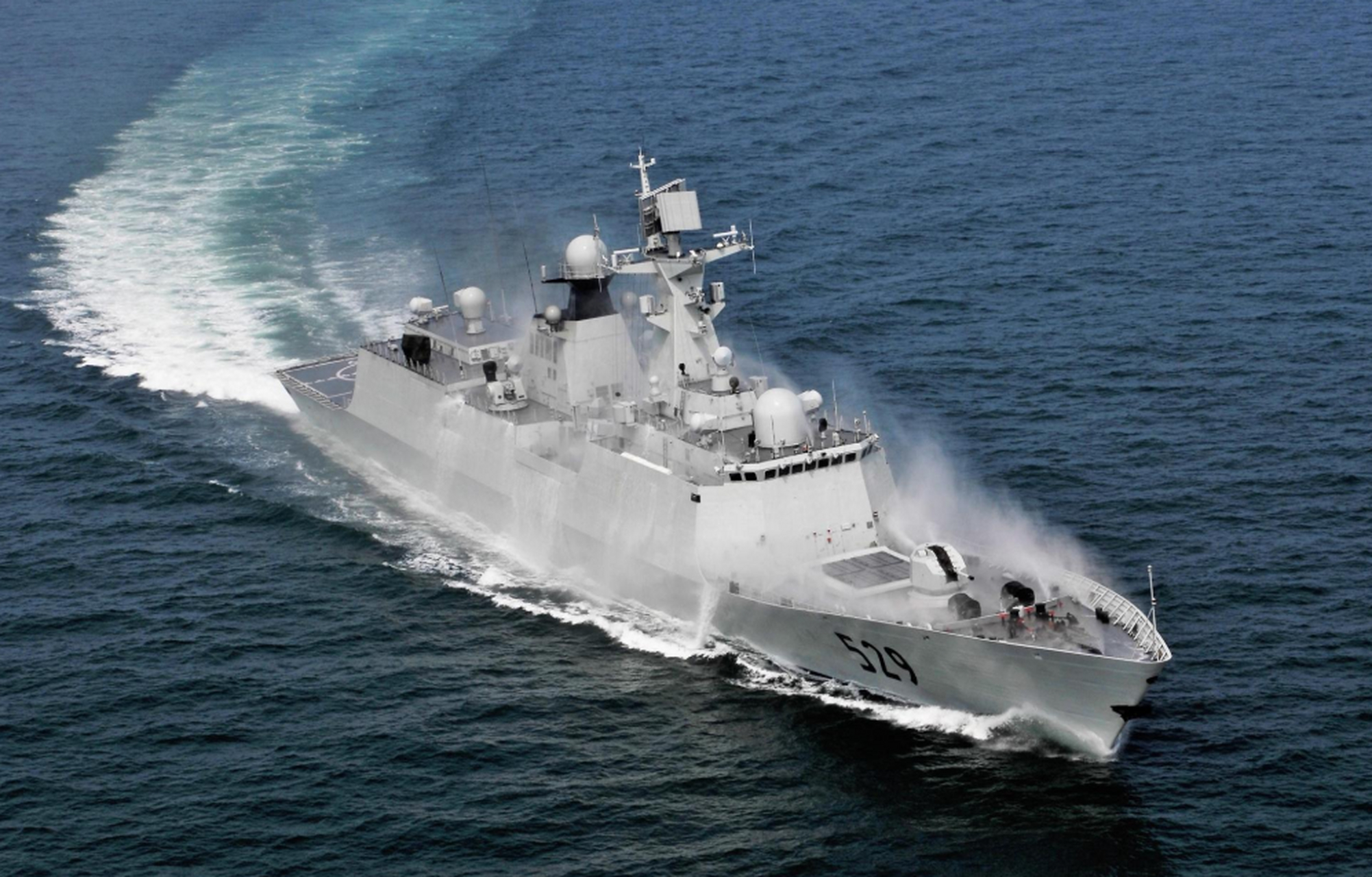 最近,海警船再次开始进行改造工作,将各种056型轻型护卫舰改装成海警