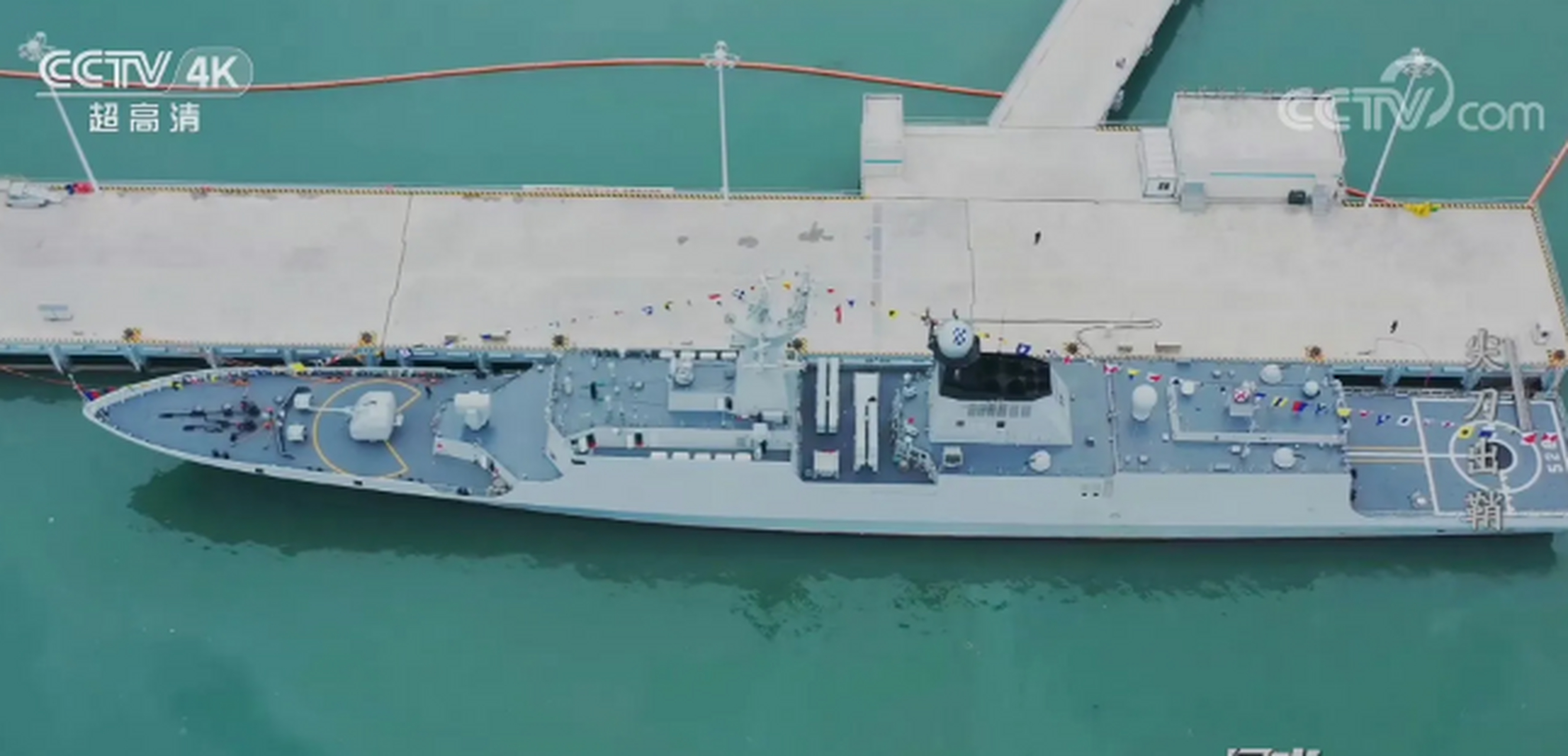 054型护卫舰拥有明显的实验性质,总计建造了2艘,满载排水量接近4000吨