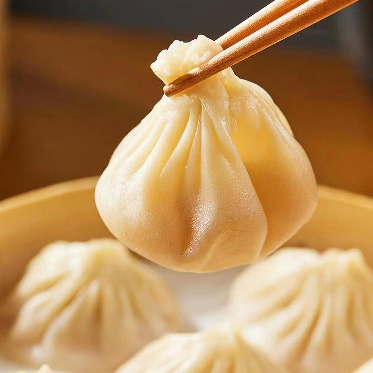 还有汤包,在当地具有"金华第一点"的美誉,也是南方小吃汤包中的佼佼者