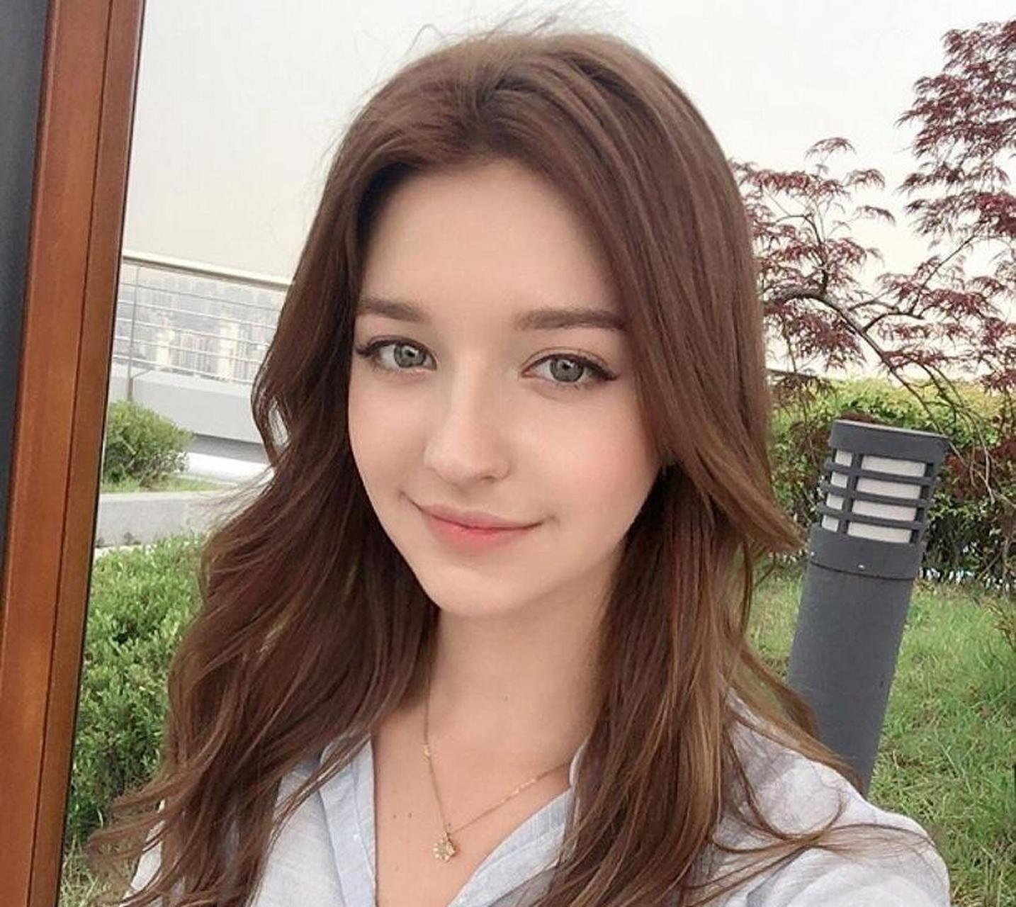 俄罗斯嫩模安吉丽娜·丹妮洛娃,天生丽质的美艳,惊艳的感觉