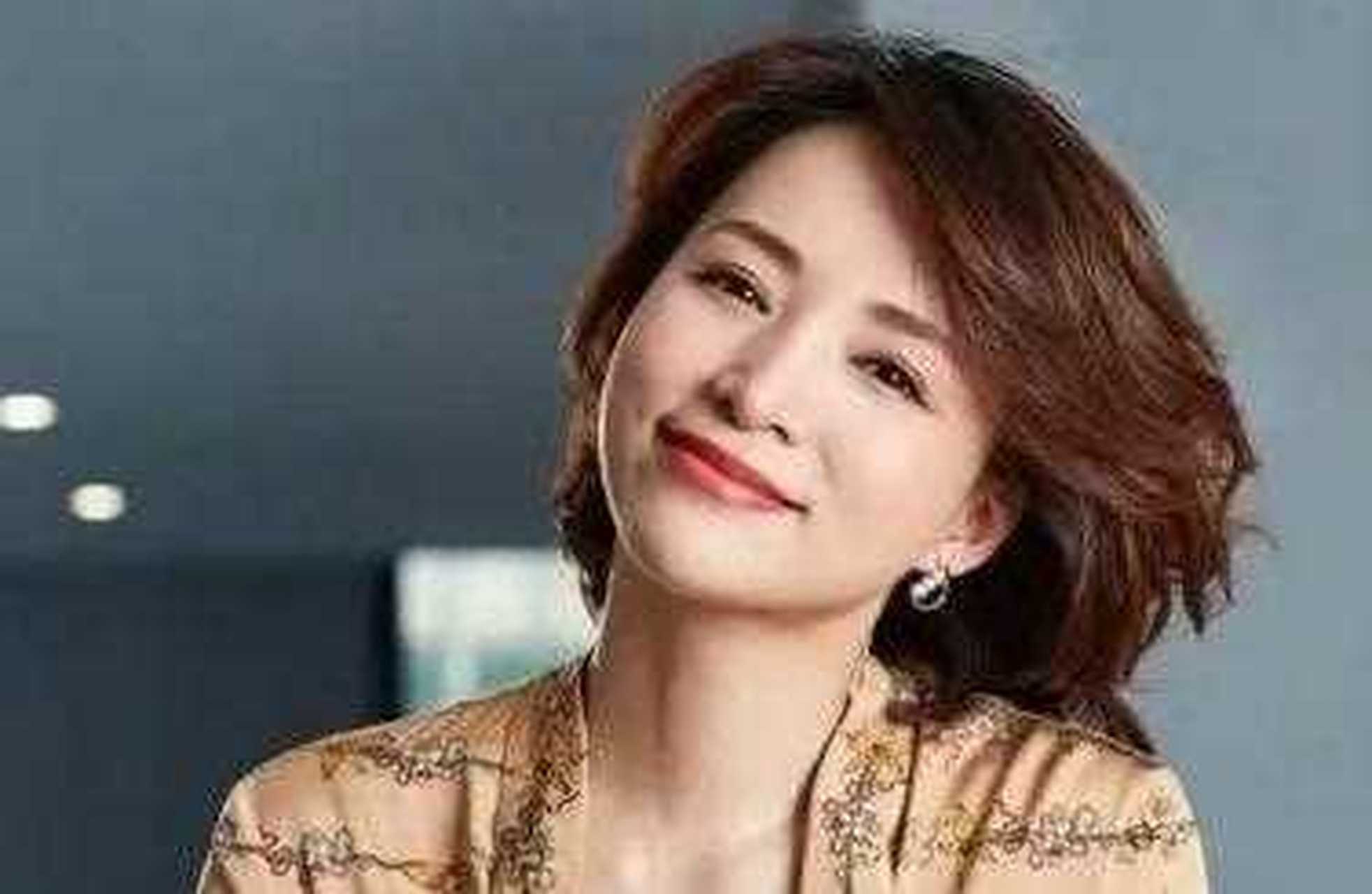 董卿在洛杉矶的豪宅 这座在洛杉矶比弗利山的豪华别墅,当初是为了留学