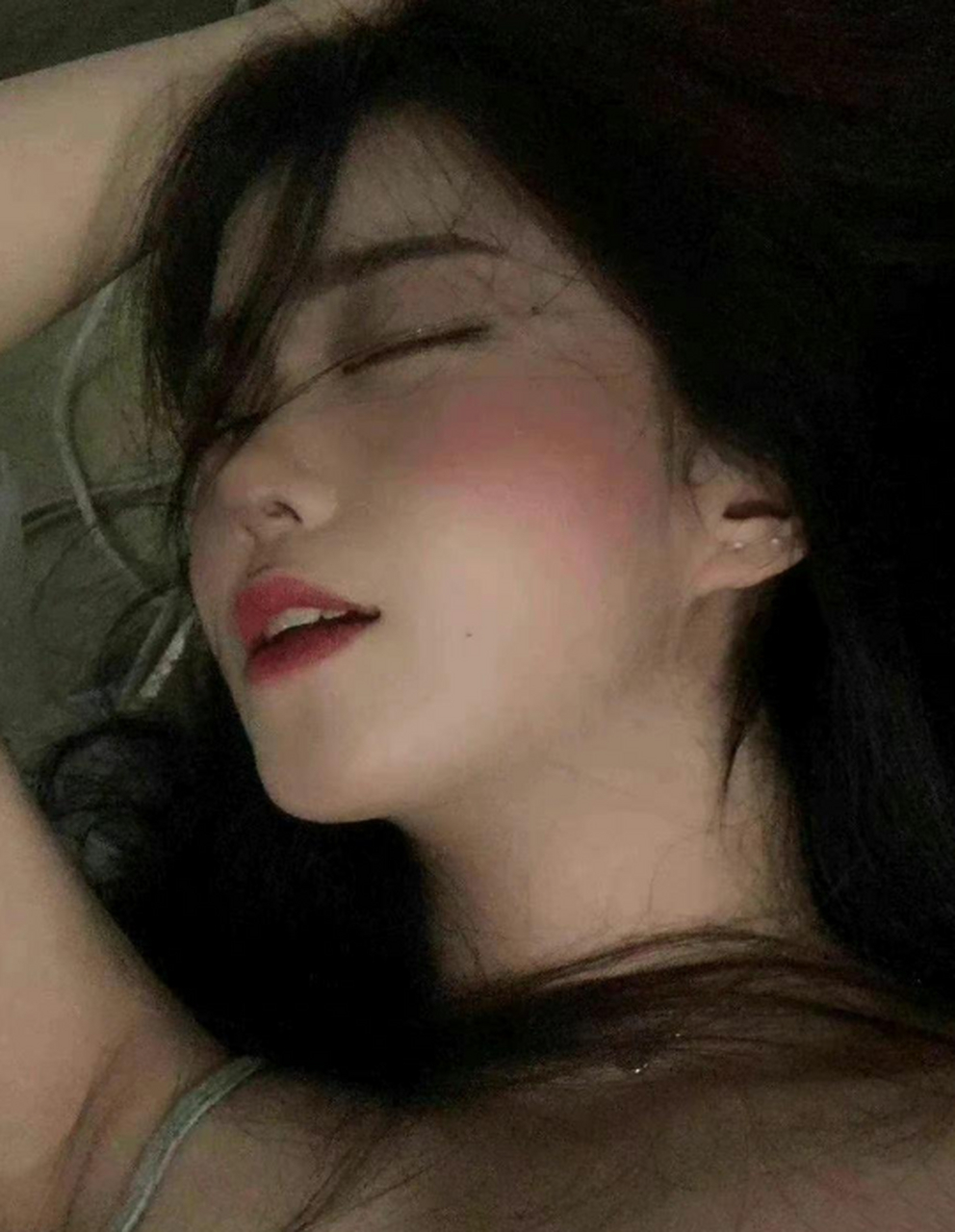 老表喝多了,这表情有点招架不住啊