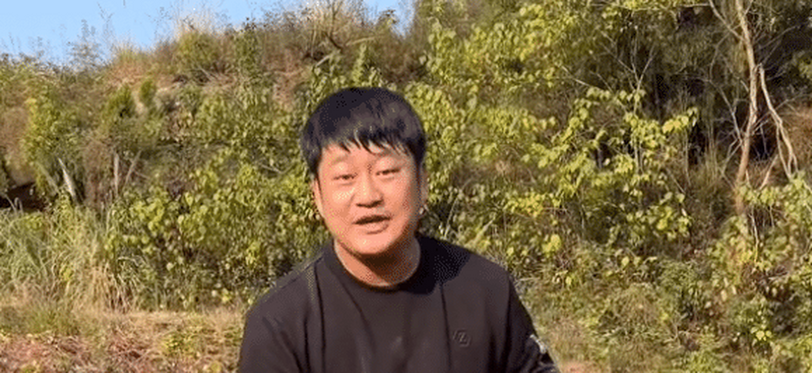 金国伟 金国伟,人称"石榴哥",来自于云南丽江,本是卖石榴的他却有着一