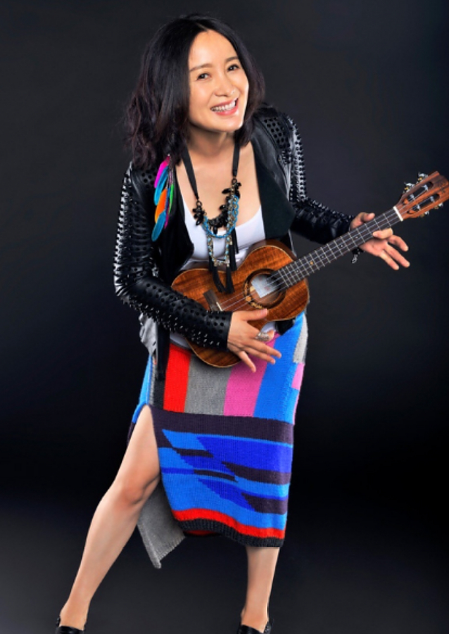 当年,斯琴格日乐挺着大肚子,找到臧天朔的老婆李梅逼宫:"我怀了他的