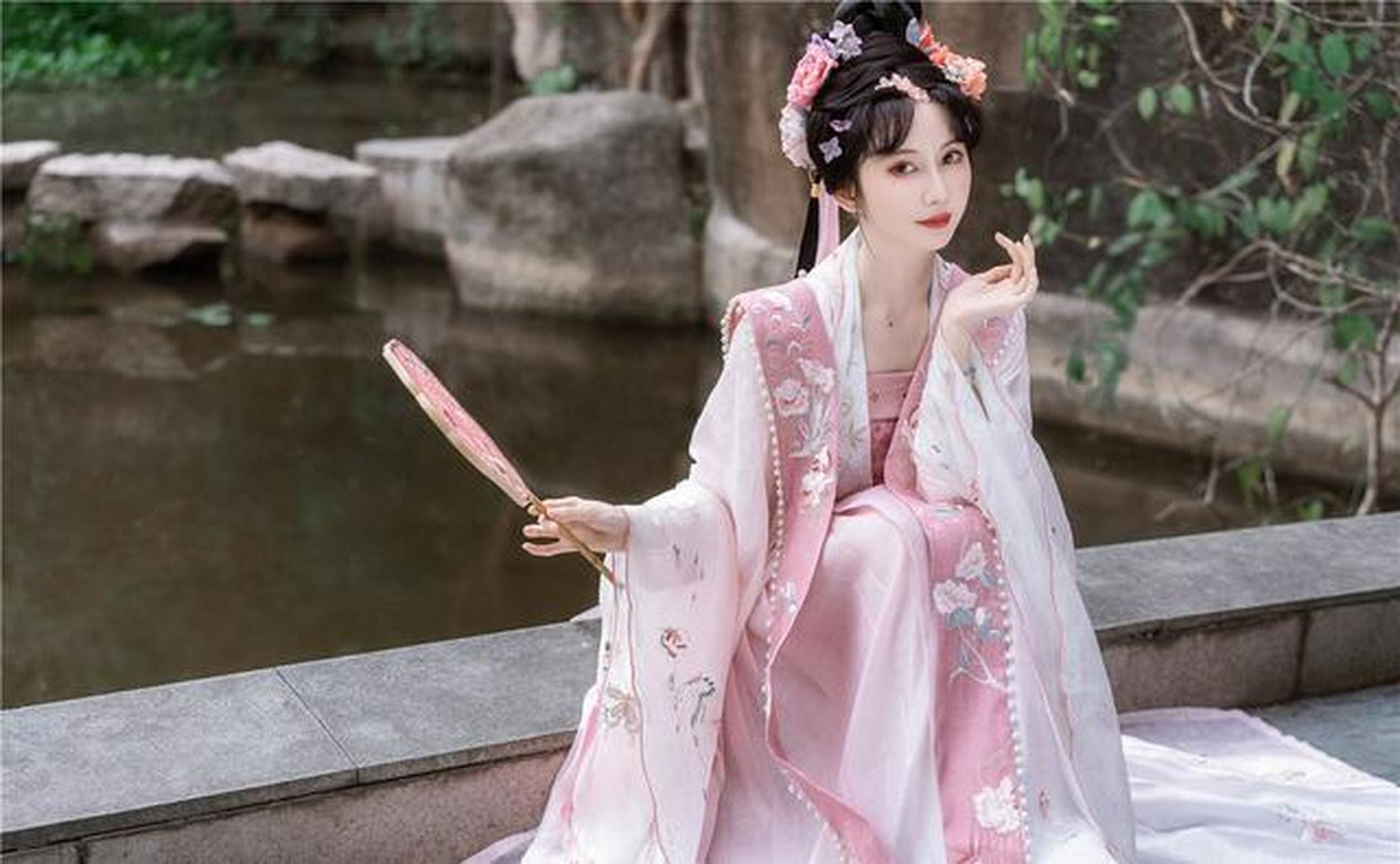 宋制汉服也太美了,穿上就是粉嫩娇俏的大宋公主!