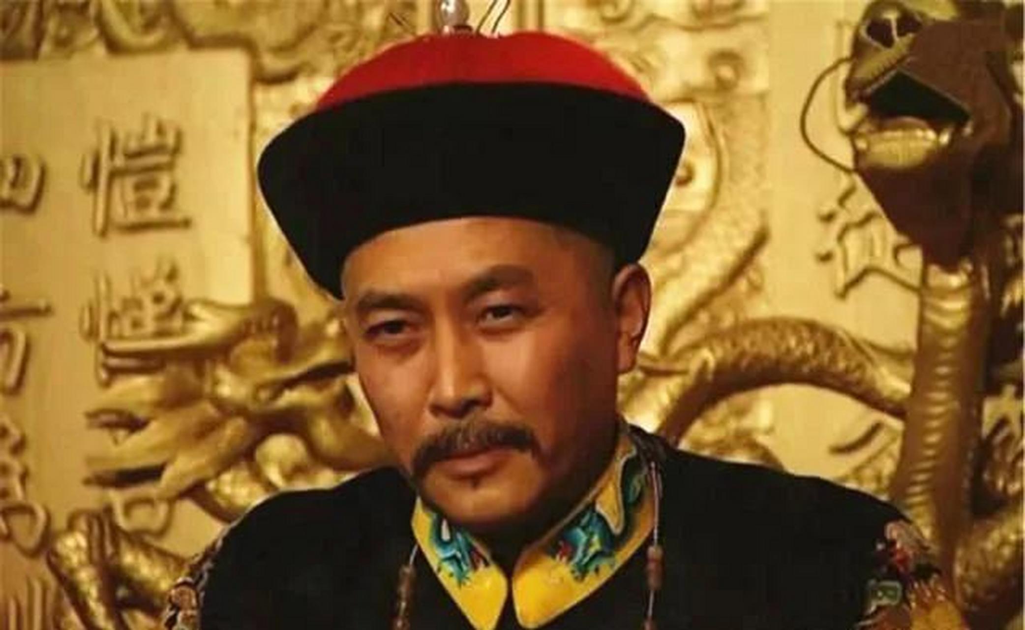 1728年(雍正六年)元宵节,清政府内阁中的官员,听差大都回家过节了