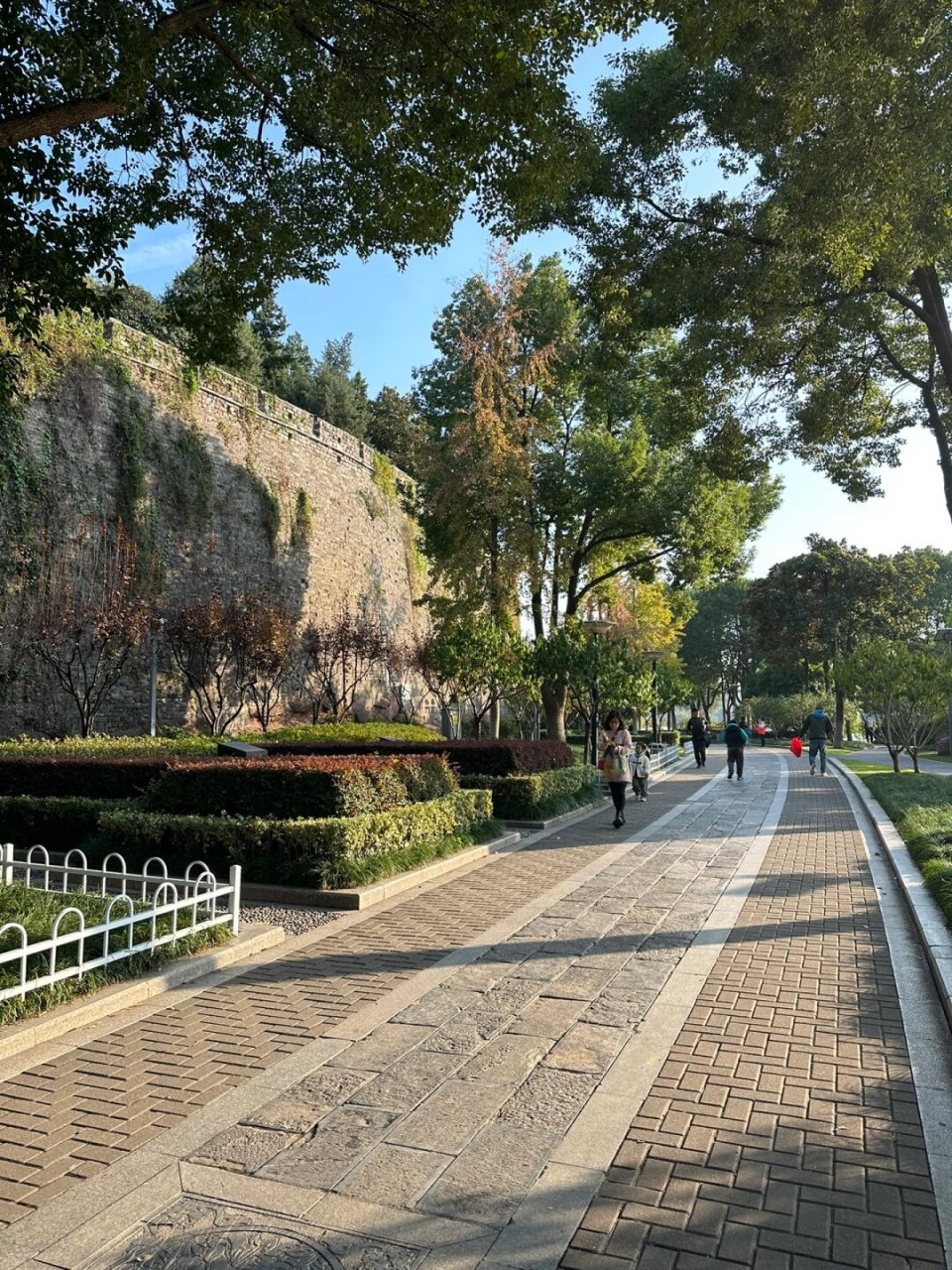 南京小桃园:秋日散步的惬意小地  南京老下关边上的小桃园,是一溉让