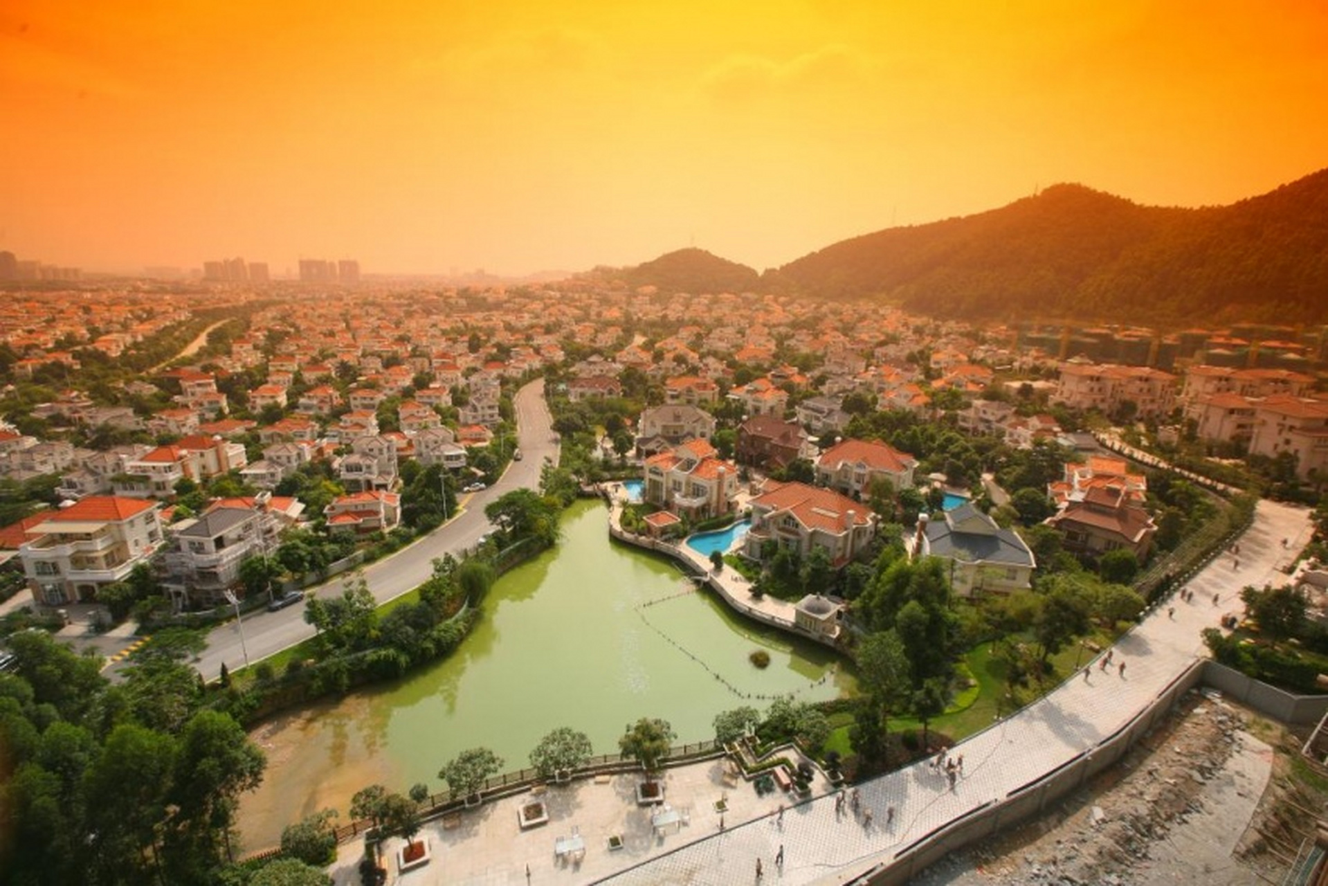 广州增城区永宁街碧桂园凤凰城生于2002年,由新塘镇永宁街道长岗村,岗