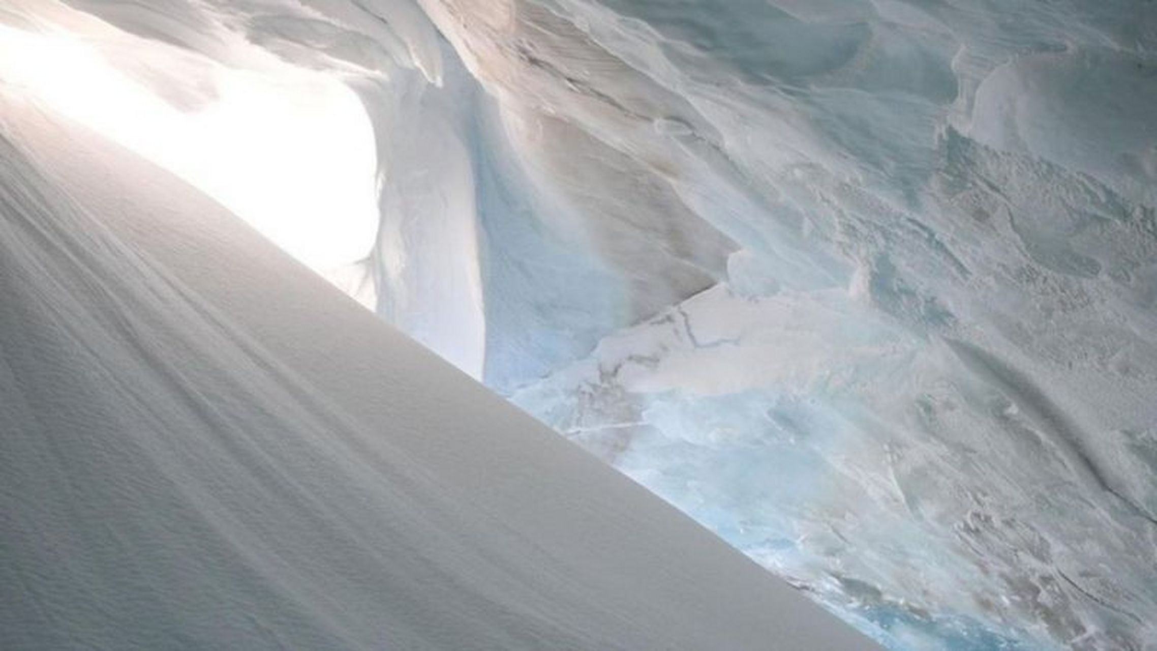 当年即有71艘货船成功穿越"东北航道".