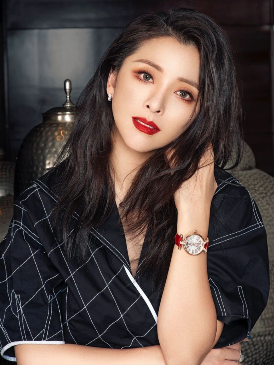 黄小蕾,这位充满活力和热情的女士,她的开朗和笑容总是能感染到身边