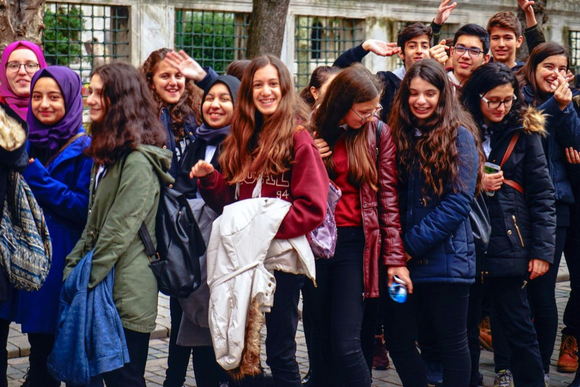 土耳其人口8480万,没有过亿.不过期人口结构非常健康,土耳其的有23.