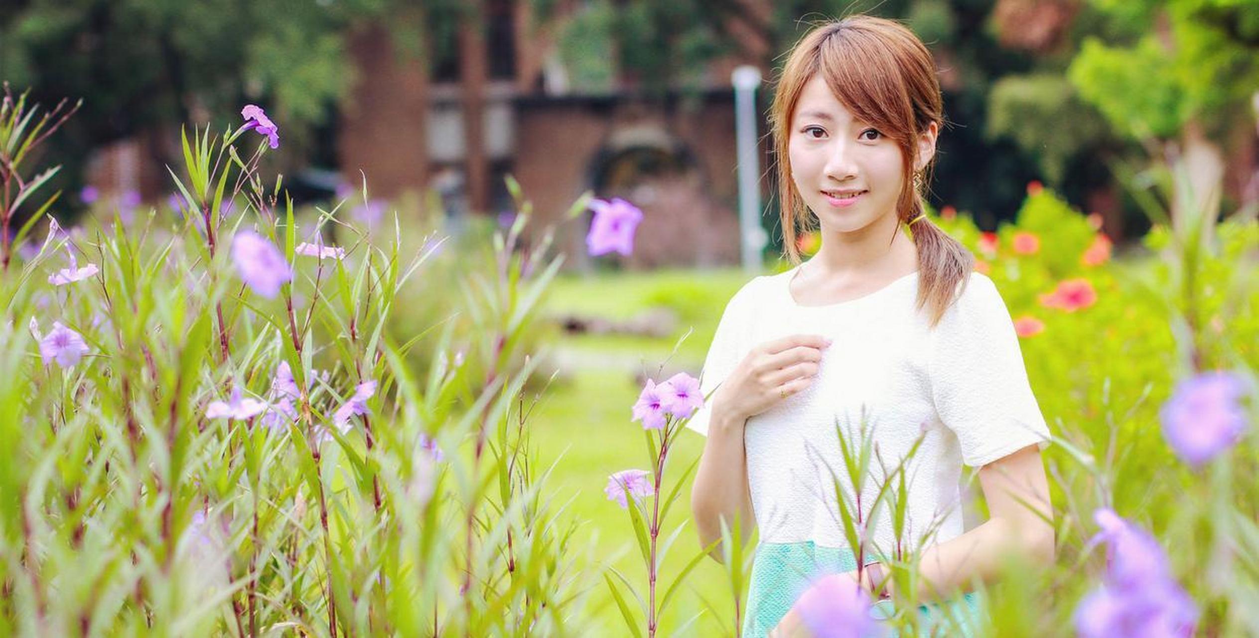 人像摄影美图,清秀可爱的女孩户外唯美写真