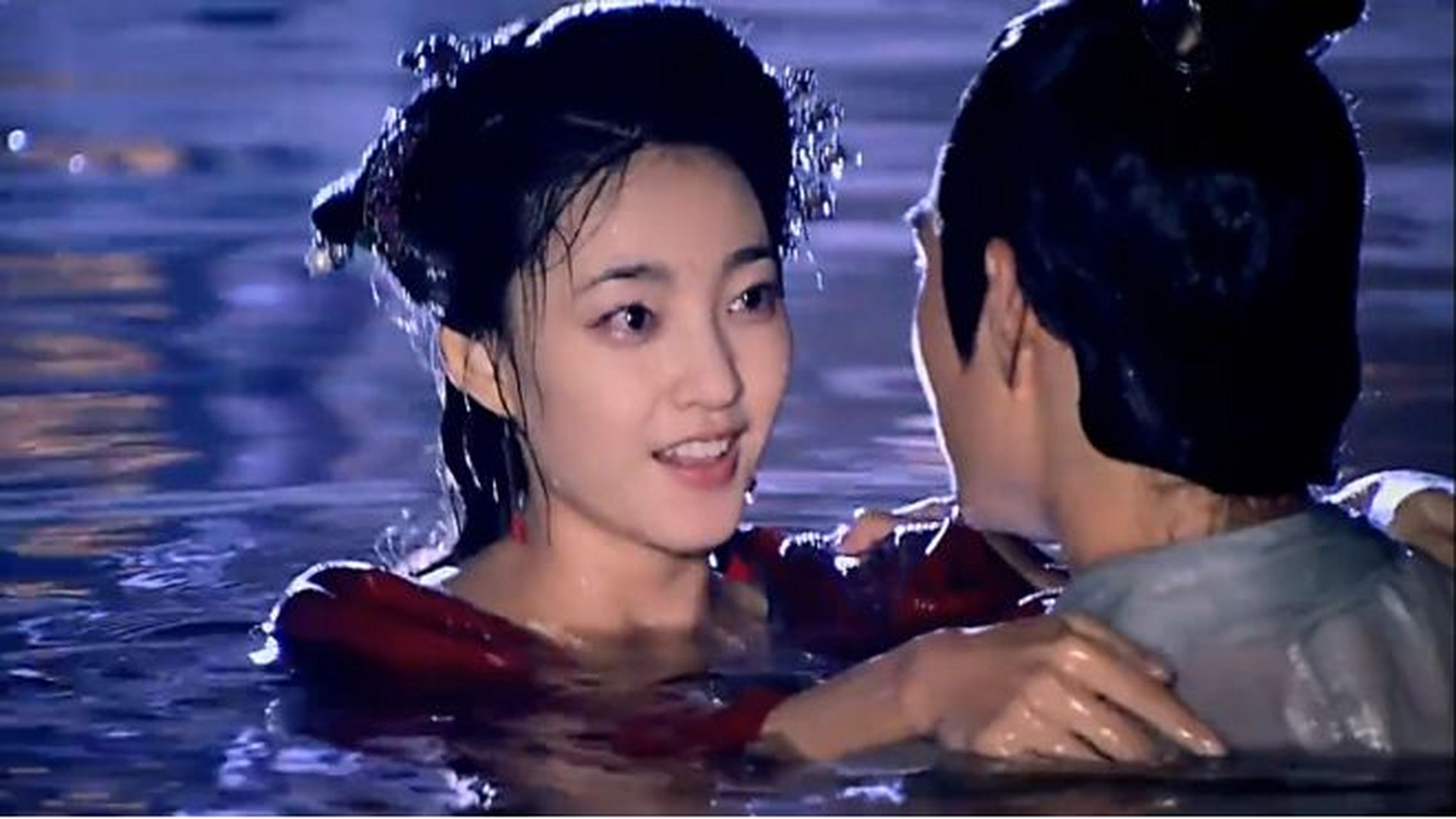 王丽坤不愧是"素颜女神",就连"阅女无数"的徐克也被迷住了.